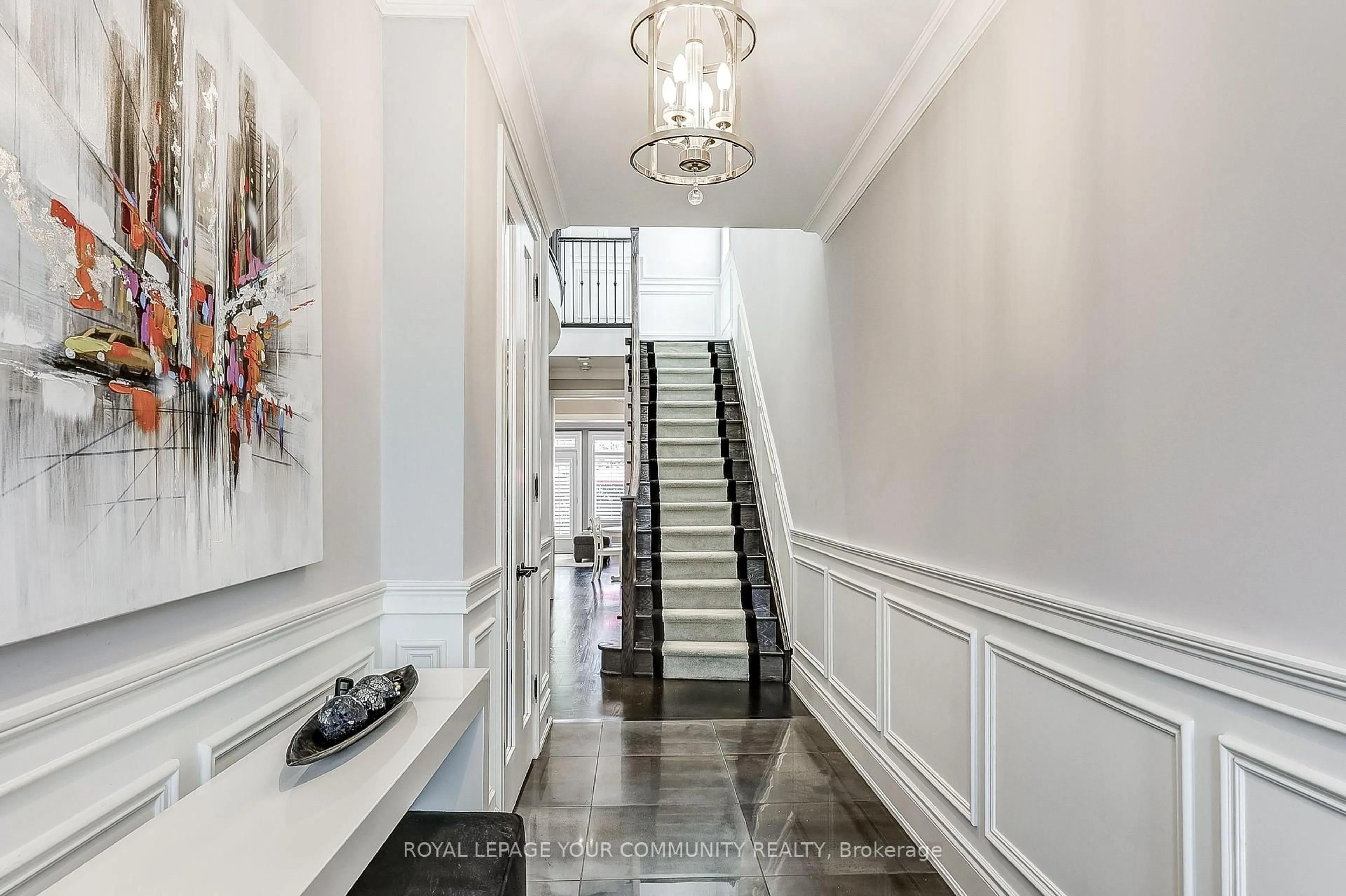 Indoor foyer for 17 Claudview St, King Ontario L7B 0C6