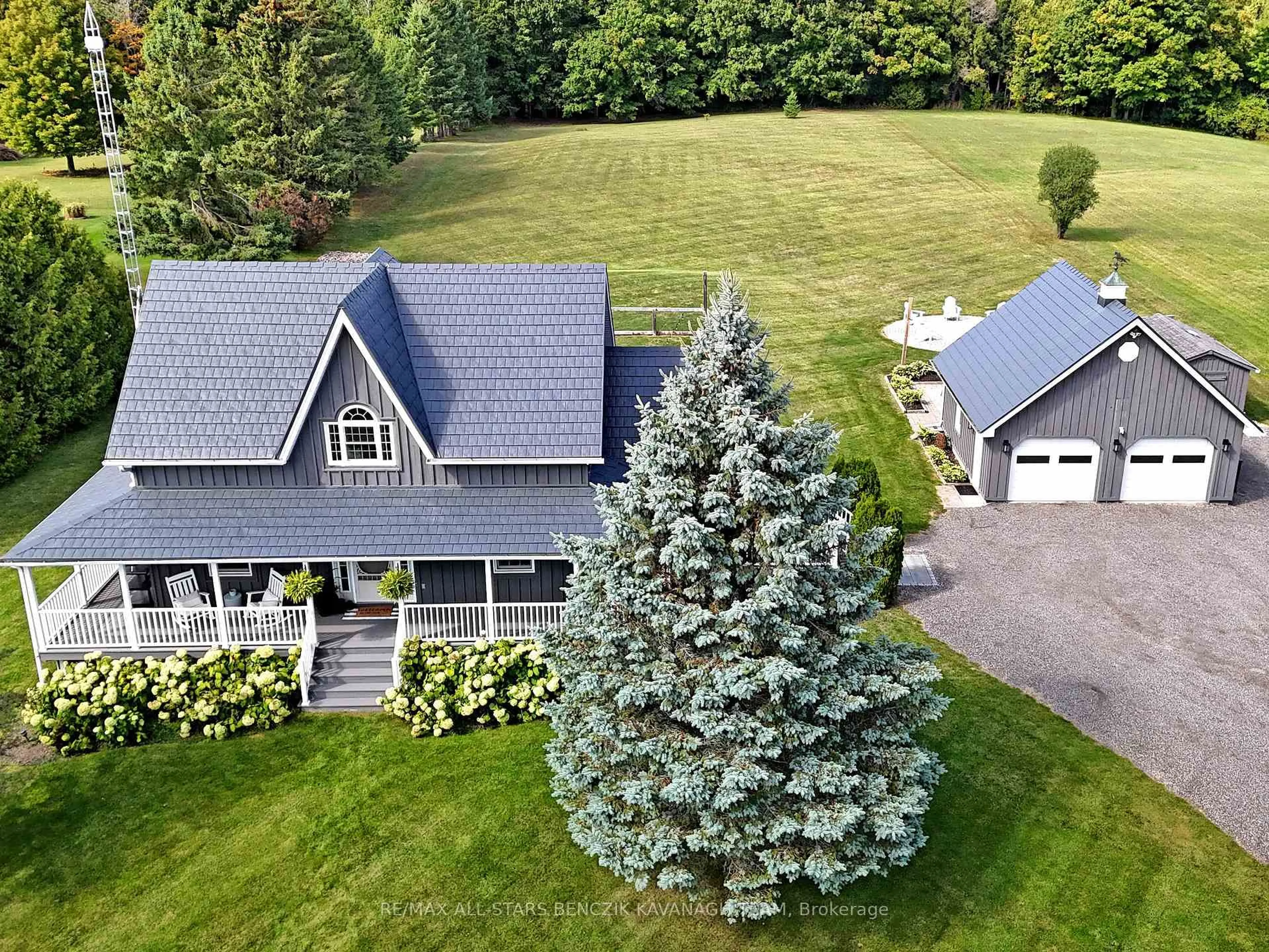 A pic from outside/outdoor area/front of a property/back of a property/a pic from drone, mountain view for 736 Regional Road 13, Uxbridge Ontario L9P 1R2