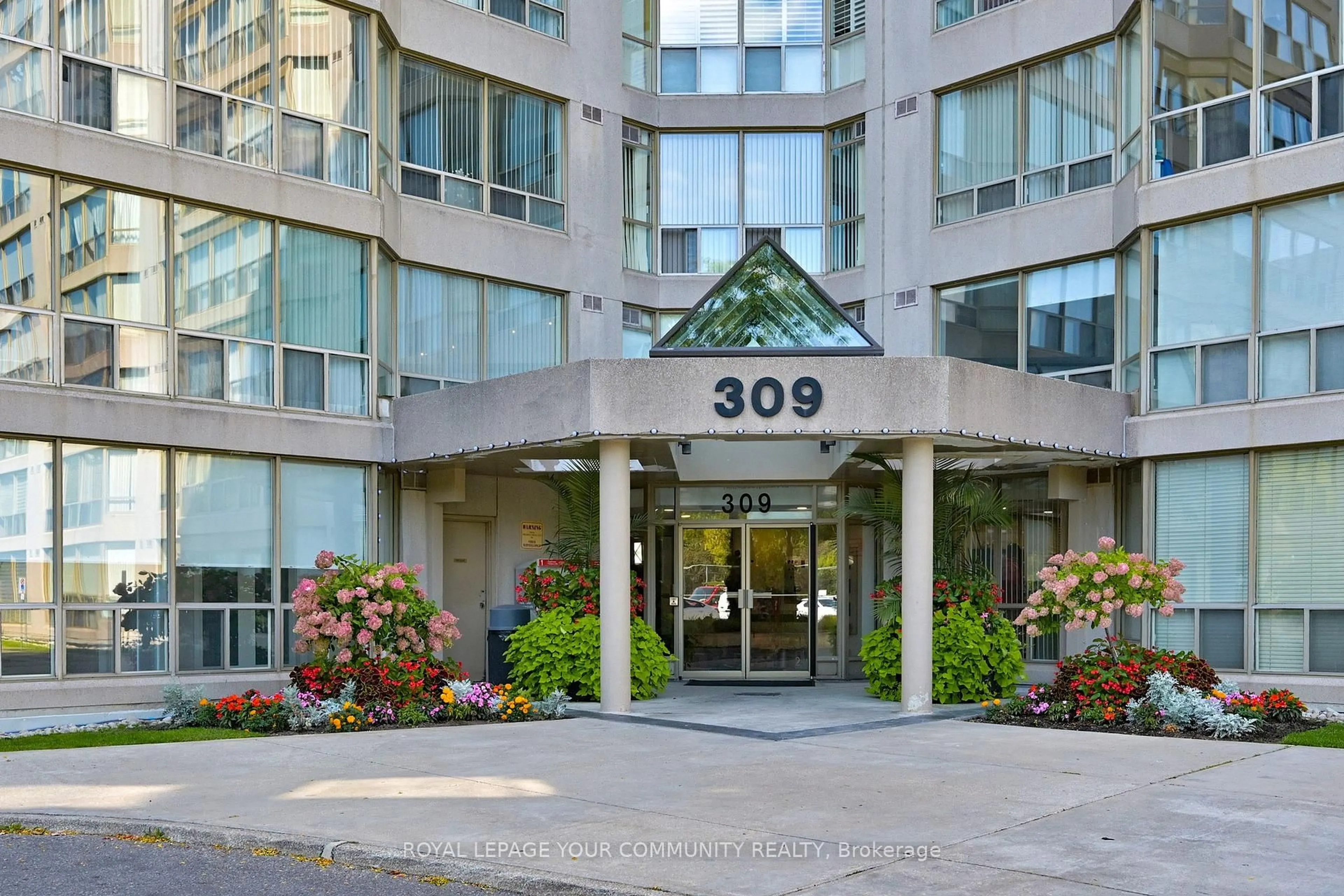 Lobby for 309 Major Mackenzie Dr #205, Richmond Hill Ontario L4C 9V5