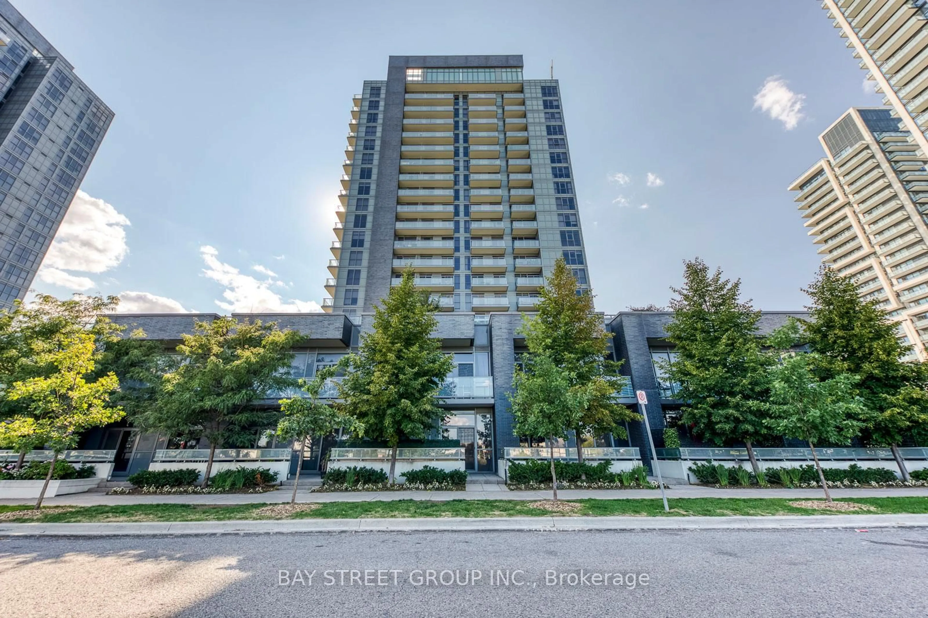 Unknown for 65 Oneida Cres #404, Richmond Hill Ontario L4B 0A1