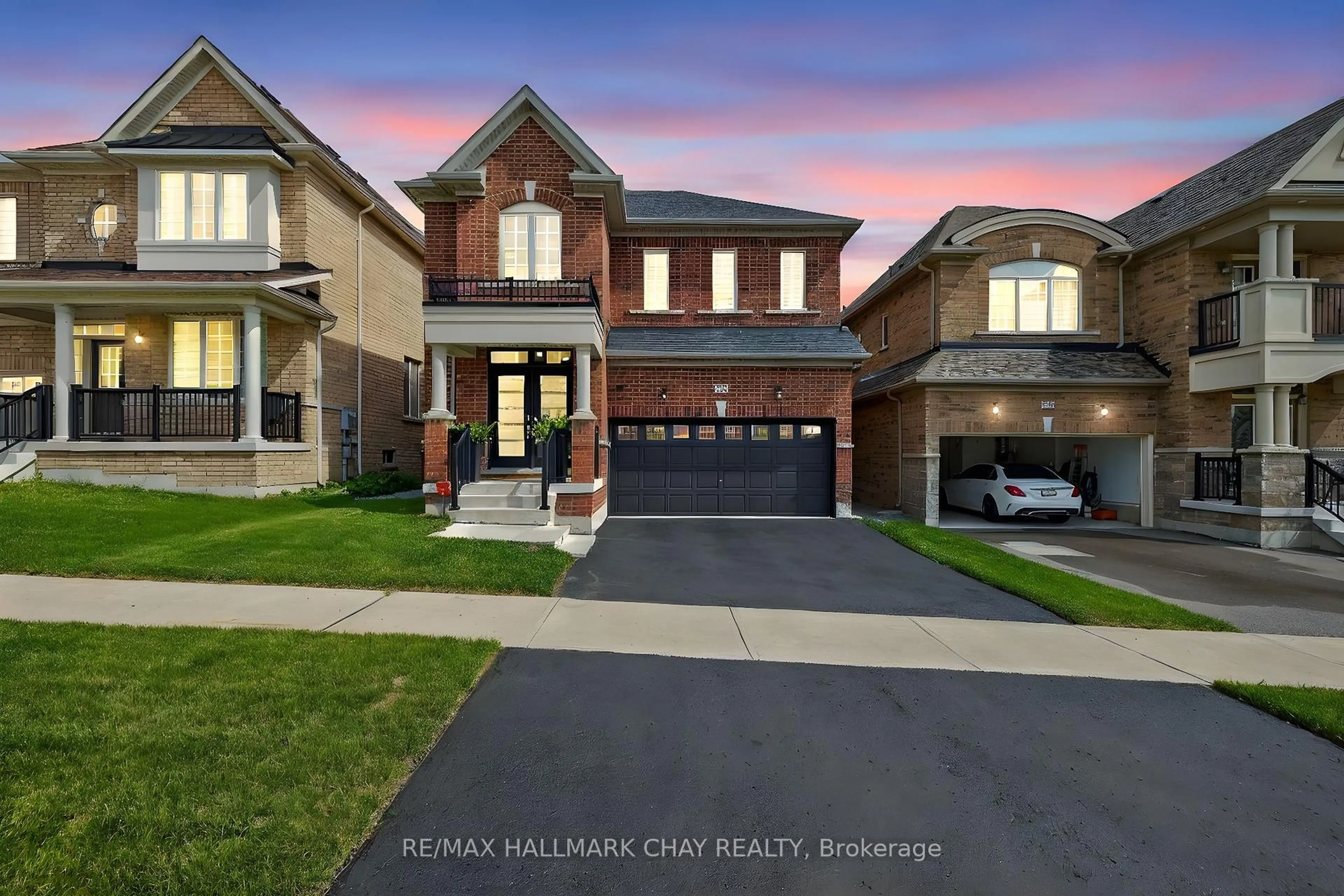 Home with brick exterior material, street for 1029 Langford Blvd, Bradford West Gwillimbury Ontario L3Z 0V5