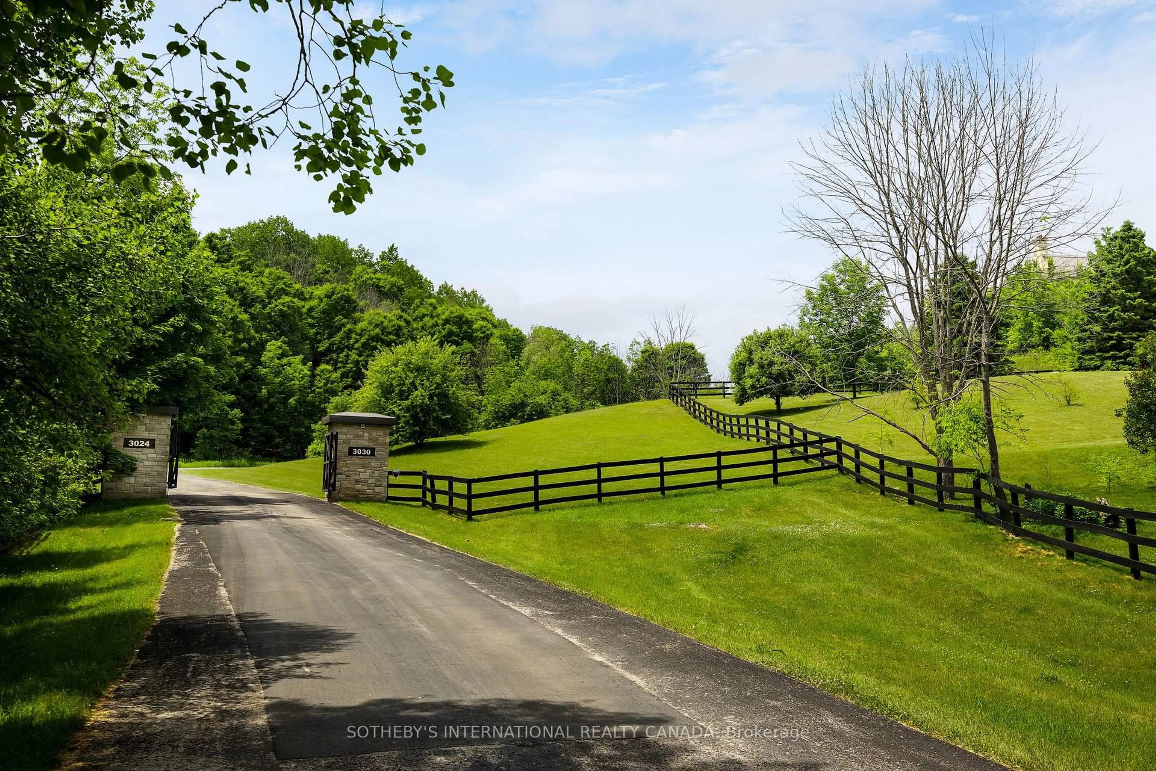 A pic from outside/outdoor area/front of a property/back of a property/a pic from drone, mountain view for 3030 Concession Road 3, Adjala-Tosorontio Ontario L0N 1P0