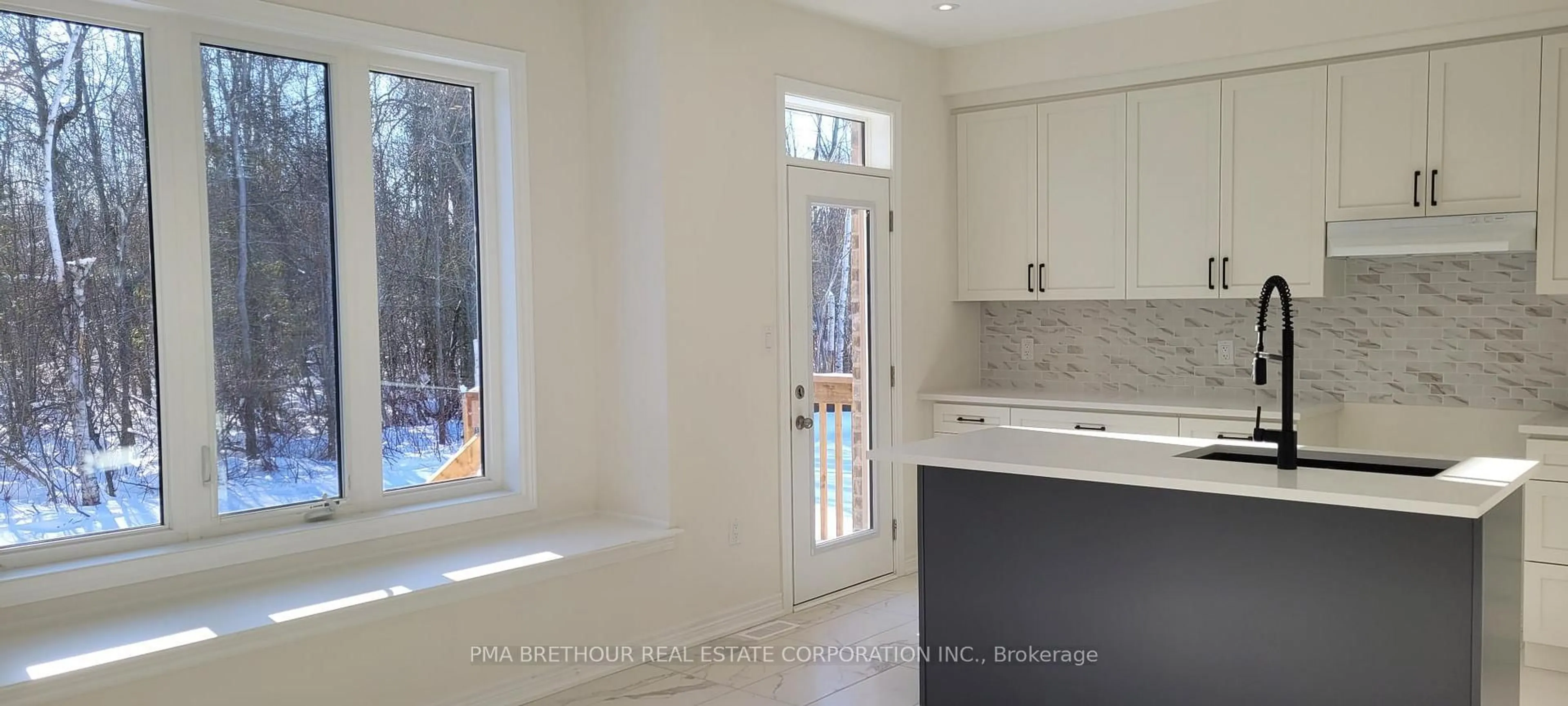 Open concept kitchen, ceramic/tile floor for 139 Dovedale Dr, Georgina Ontario L4P 0S6