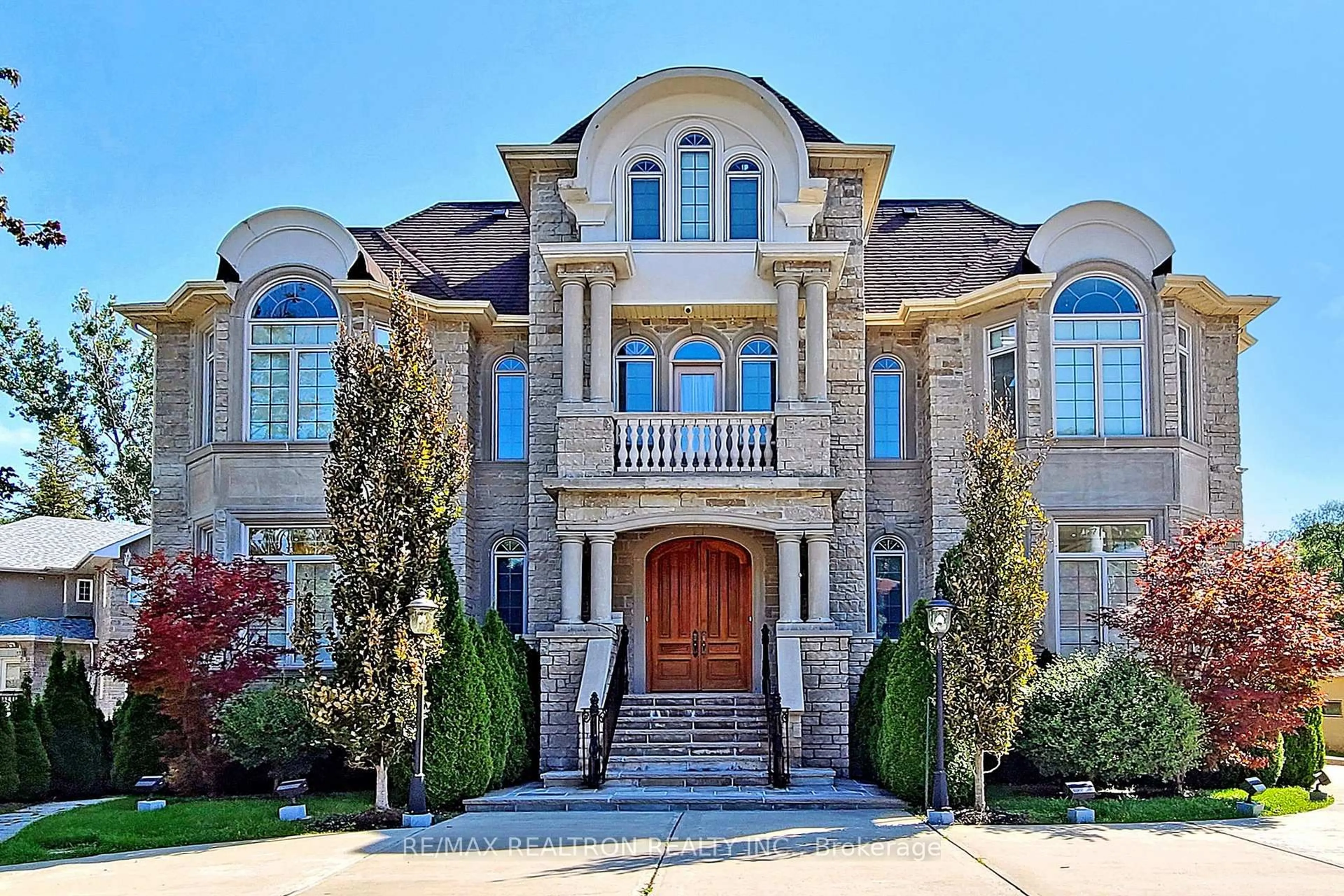 Home with brick exterior material, street for 21 Boyle Dr, Richmond Hill Ontario L4C 6C8