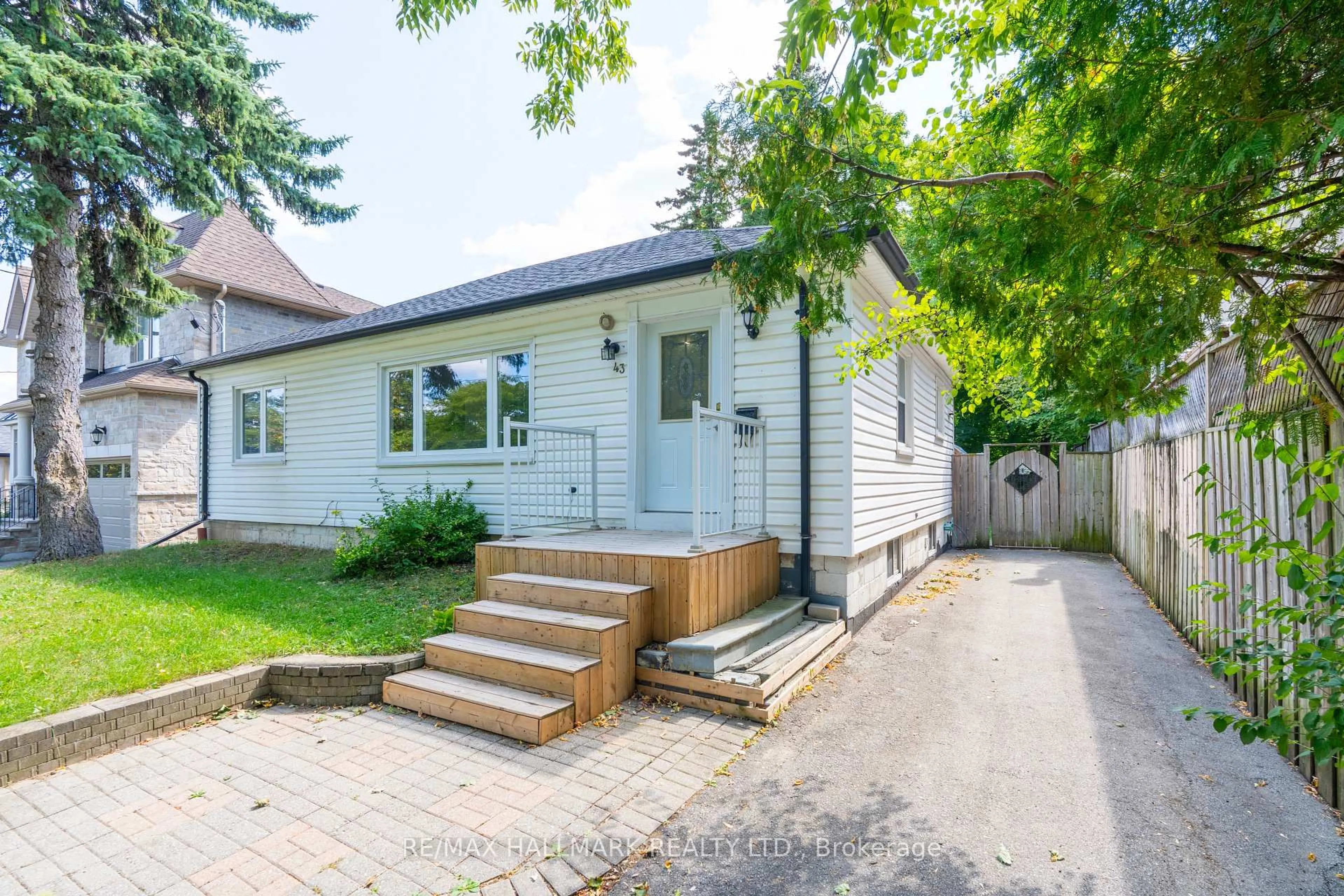 Unknown for 43 Meadowview Ave, Markham Ontario L3T 1K6