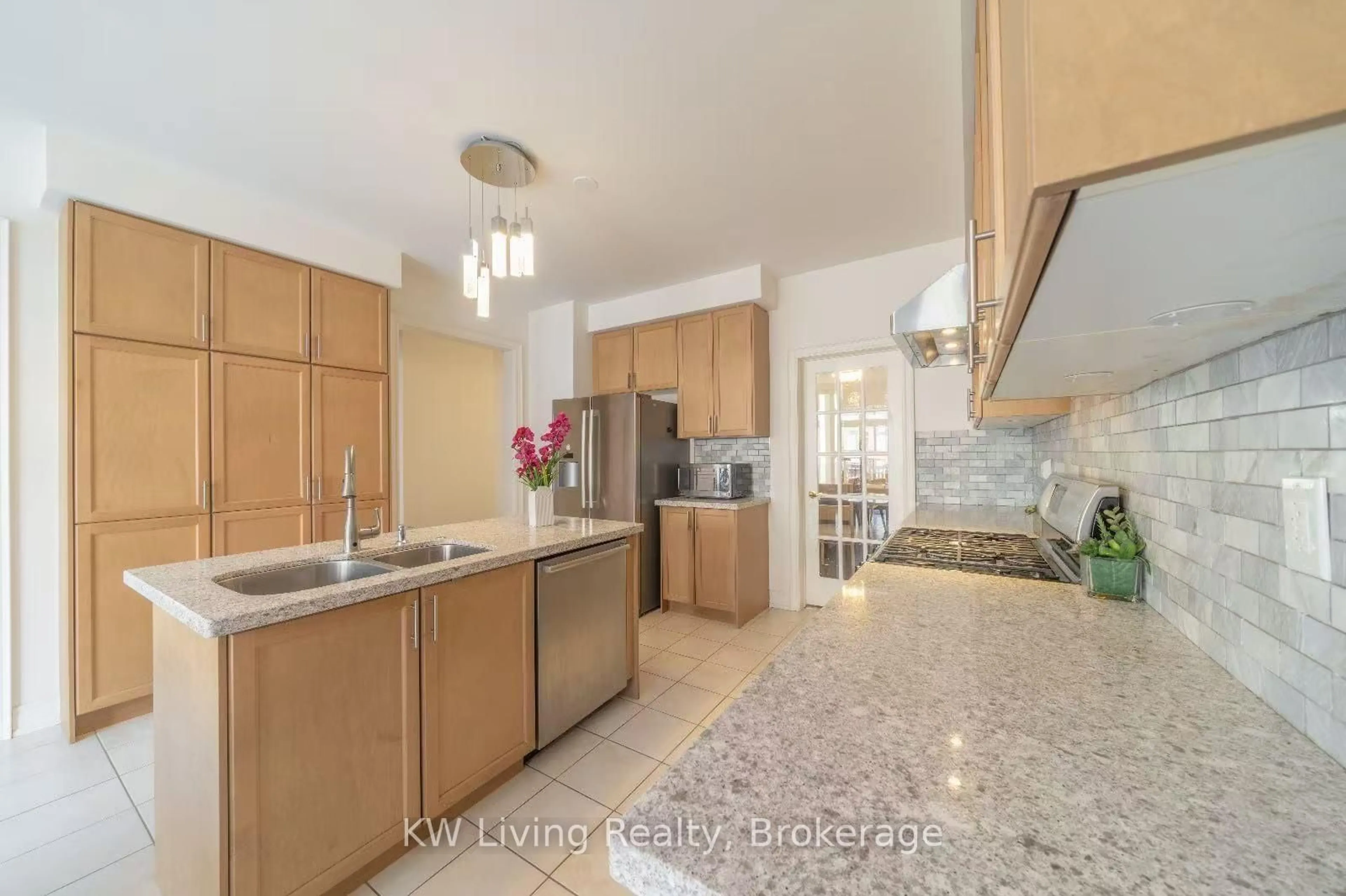 Open concept kitchen, ceramic/tile floor for 106 Hua Du Ave, Markham Ontario L6C 0R2