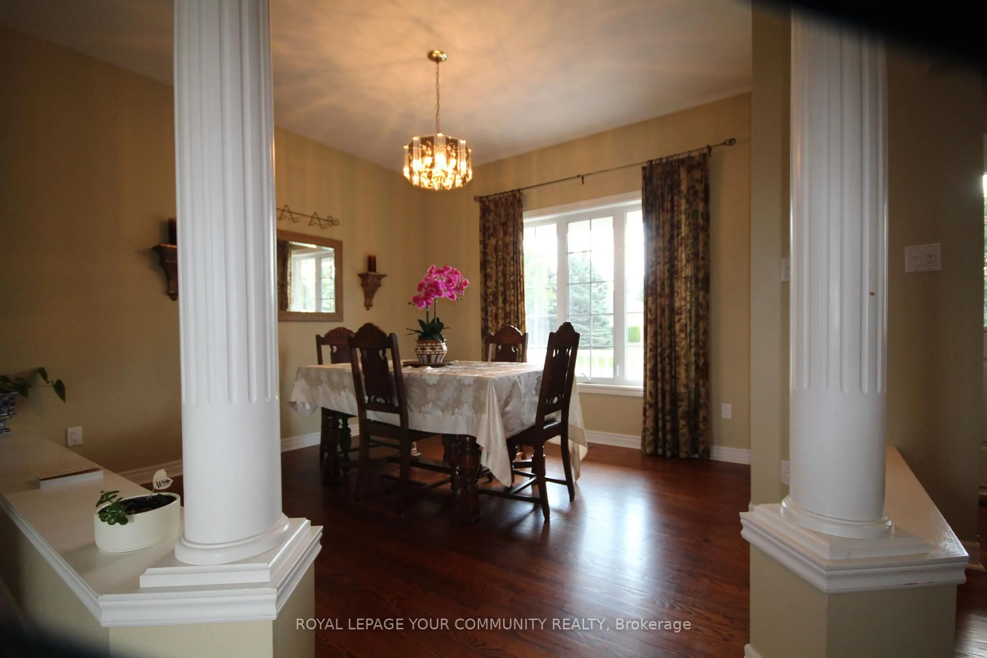 Dining room, unknown for 22 Whitebirch Lane, East Gwillimbury Ontario L0G 1V0