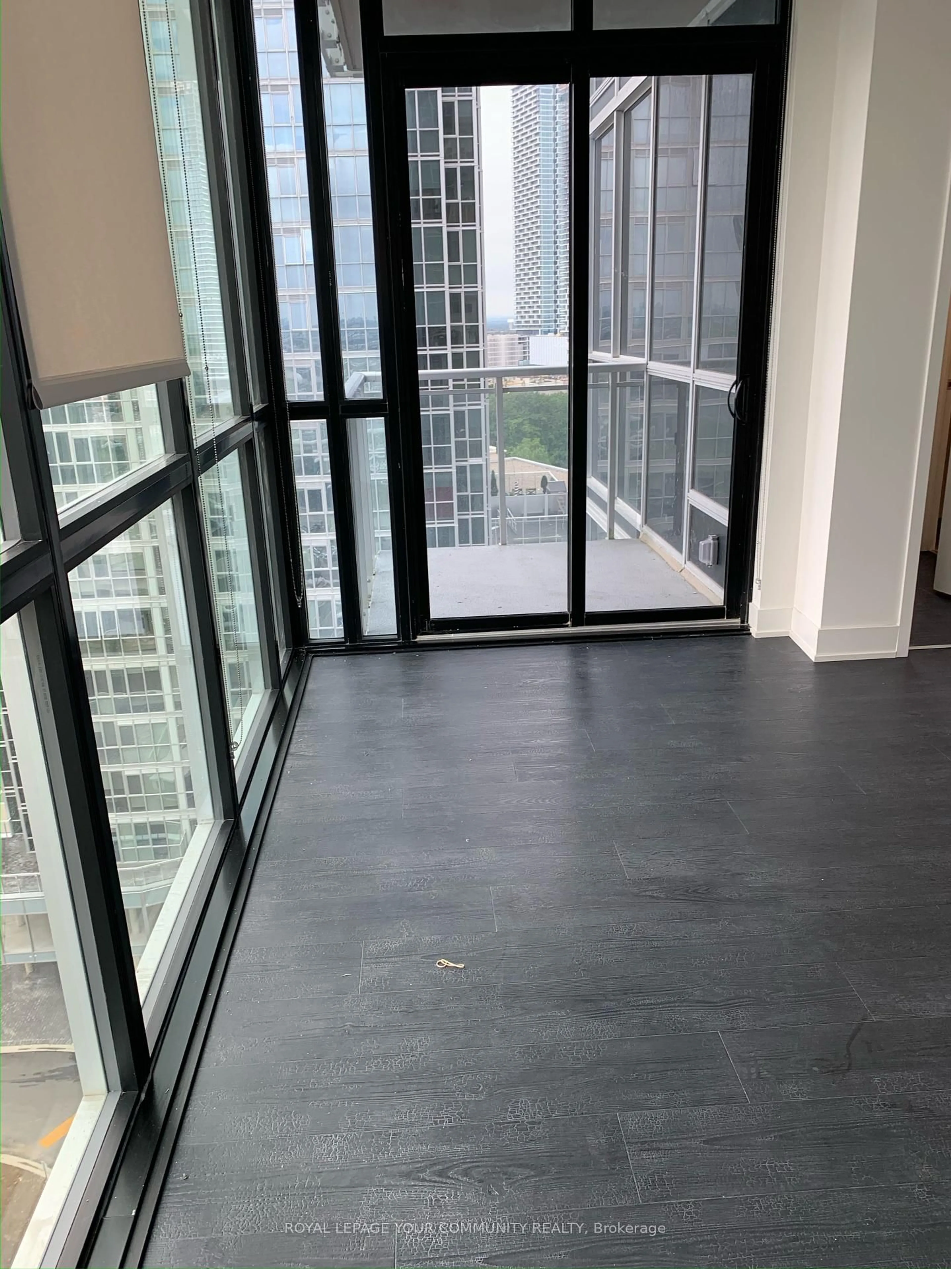 Indoor foyer for 2908 Highway 7 Rd #1103, Vaughan Ontario L4K 0K5