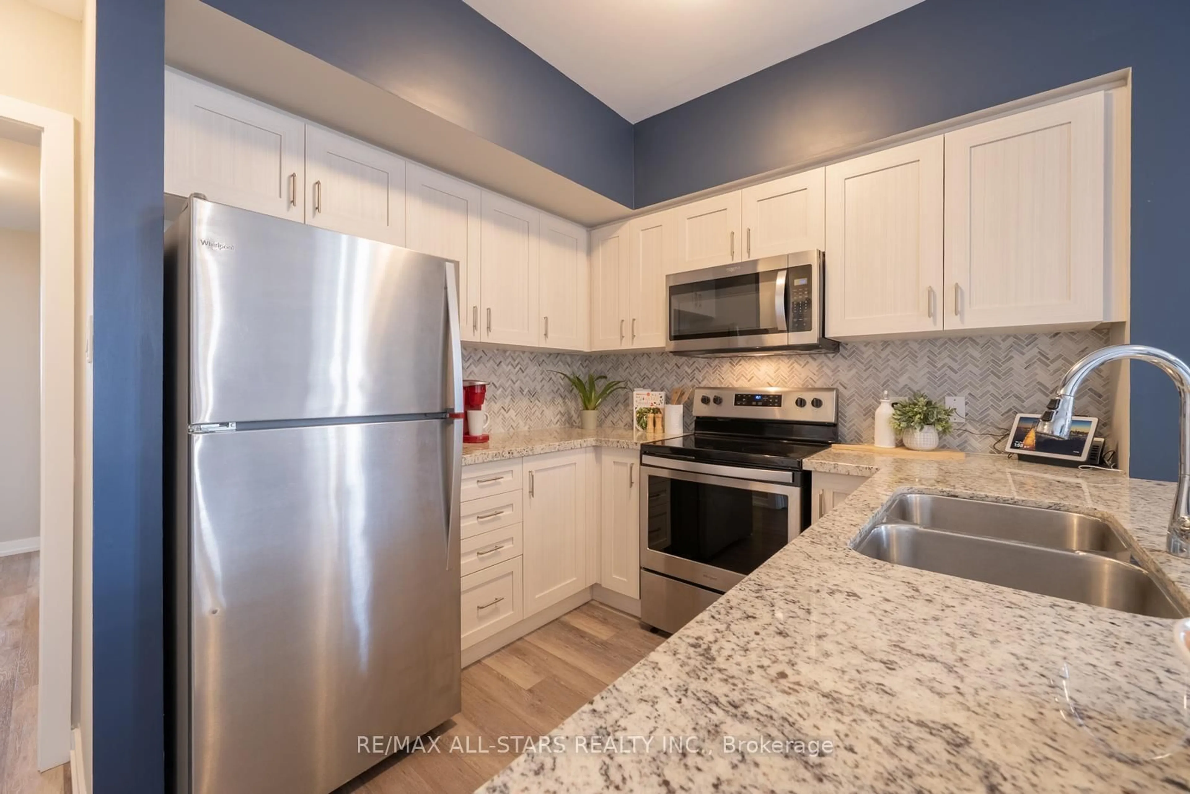 Standard kitchen, ceramic/tile floor for 7 Bellcastle Gate #228, Whitchurch-Stouffville Ontario L4A 4T4