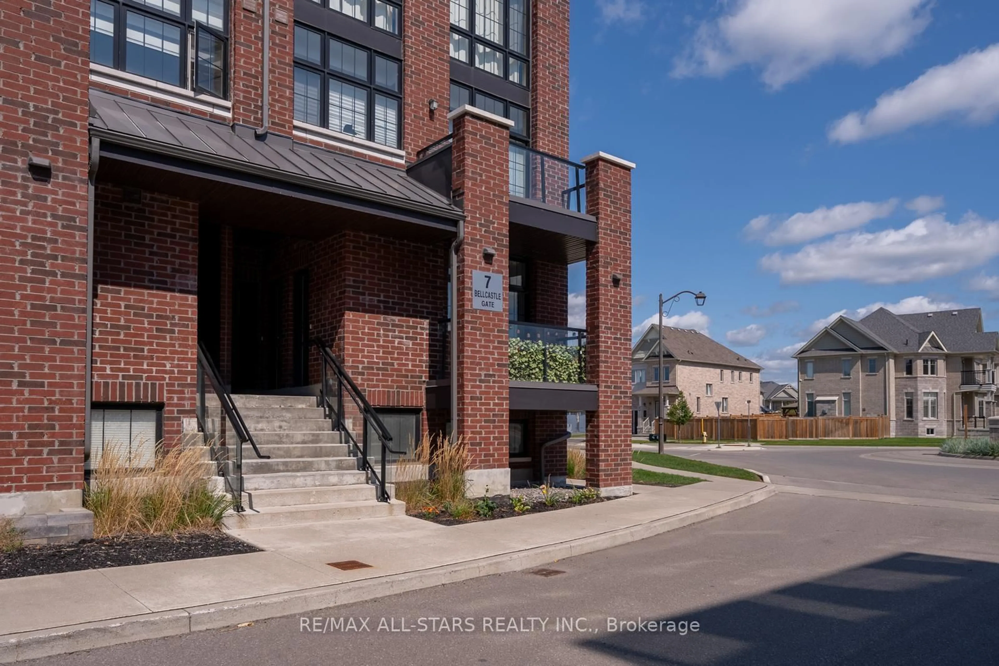 Unknown for 7 Bellcastle Gate #228, Whitchurch-Stouffville Ontario L4A 4T4