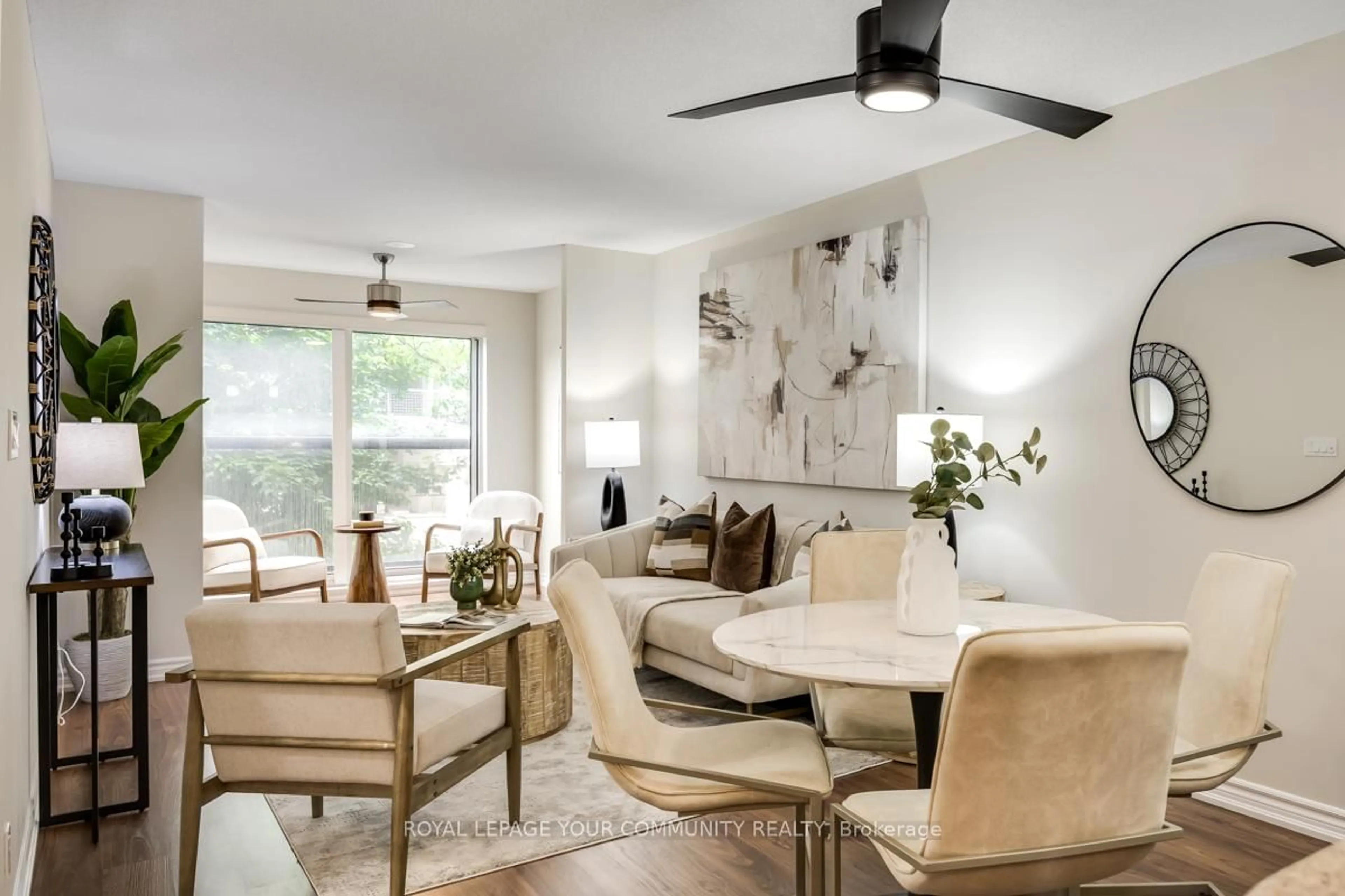 Living room with furniture, unknown for 18 Harding Blvd #204, Richmond Hill Ontario L4C 0T3