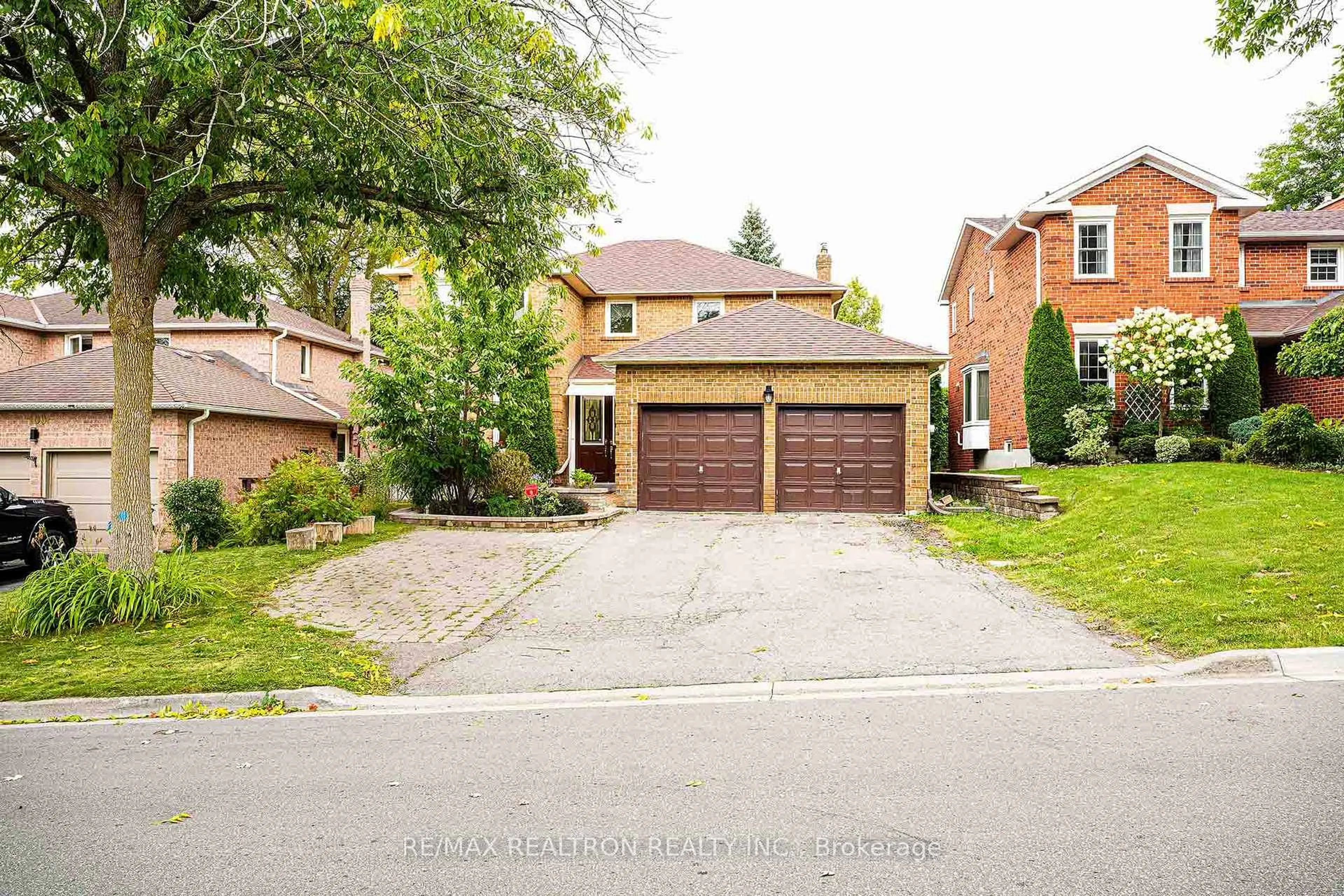 Home with brick exterior material, street for 111 Devins Dr, Aurora Ontario L4G 2Z5