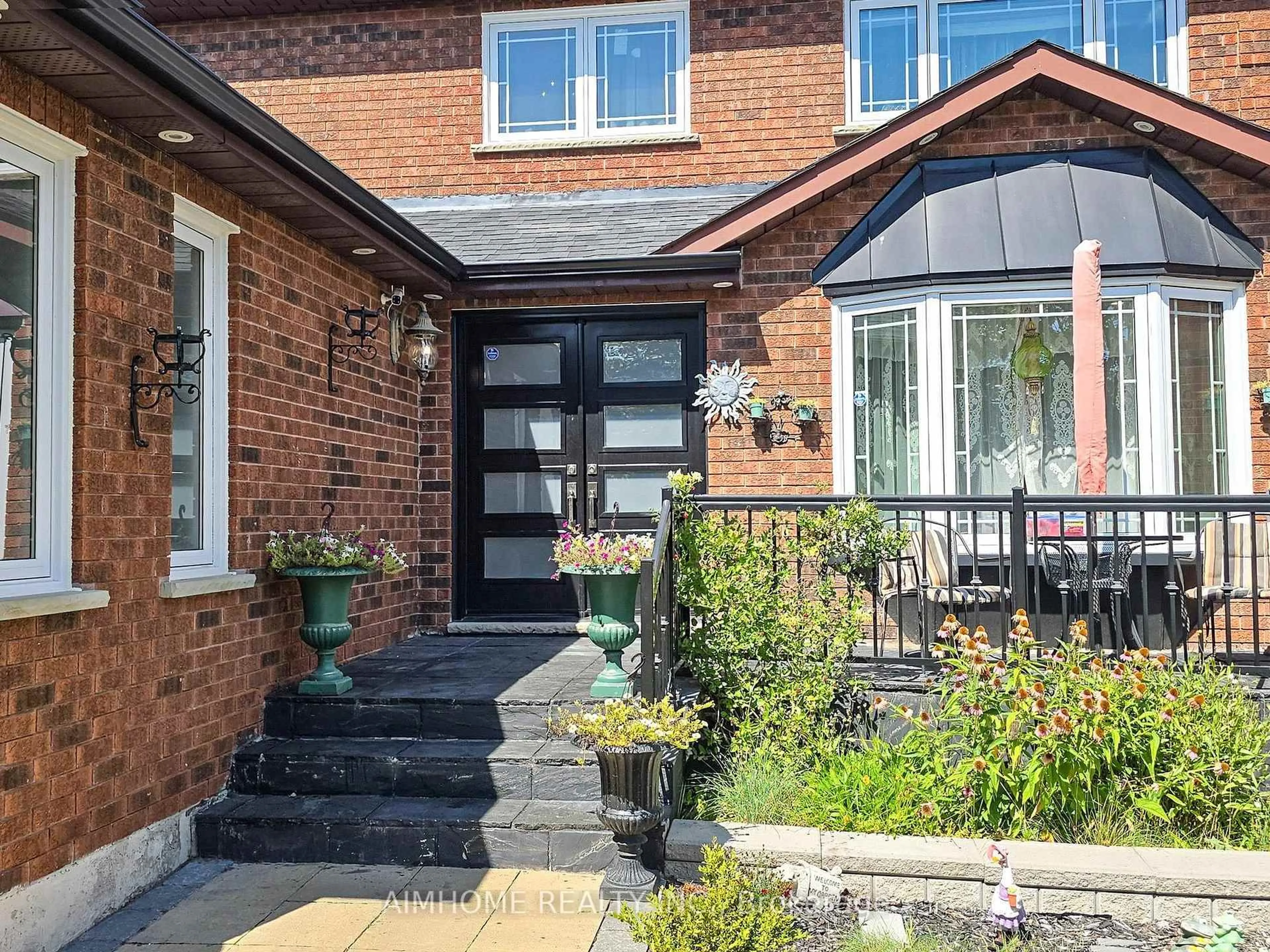 Home with brick exterior material, street for 342 Savage Rd, Newmarket Ontario L3X 1S4