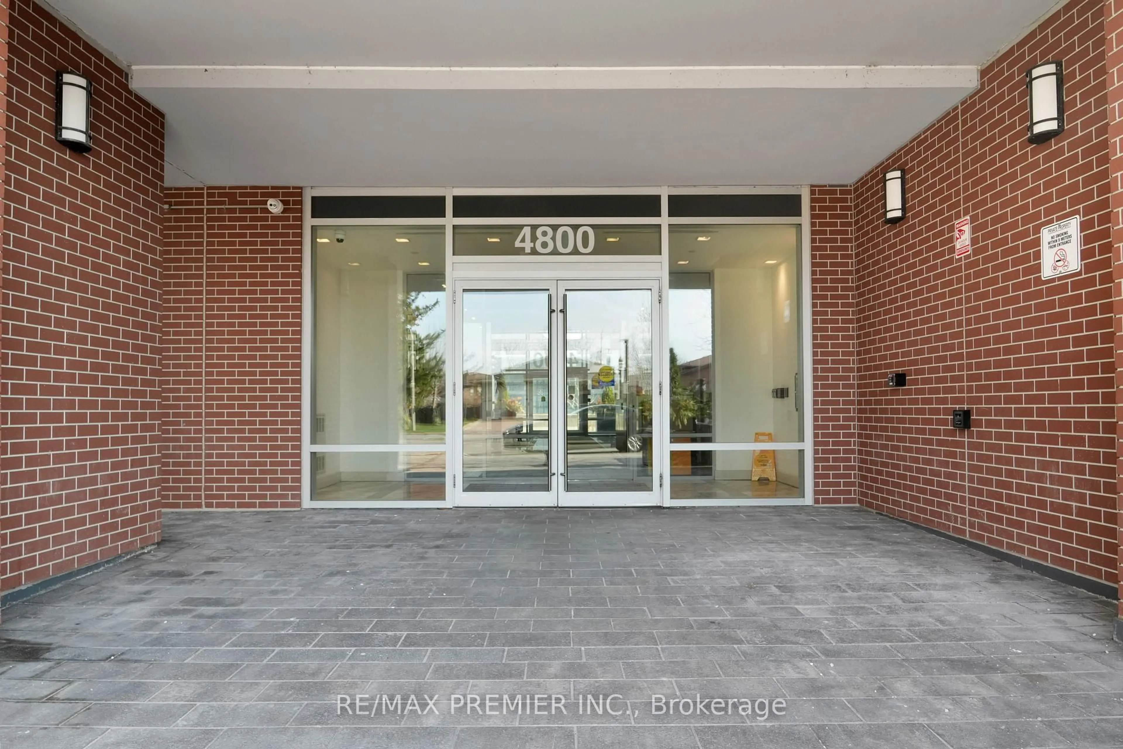 Indoor foyer for 4800 Highway 7 #426, Vaughan Ontario L4L 1H8