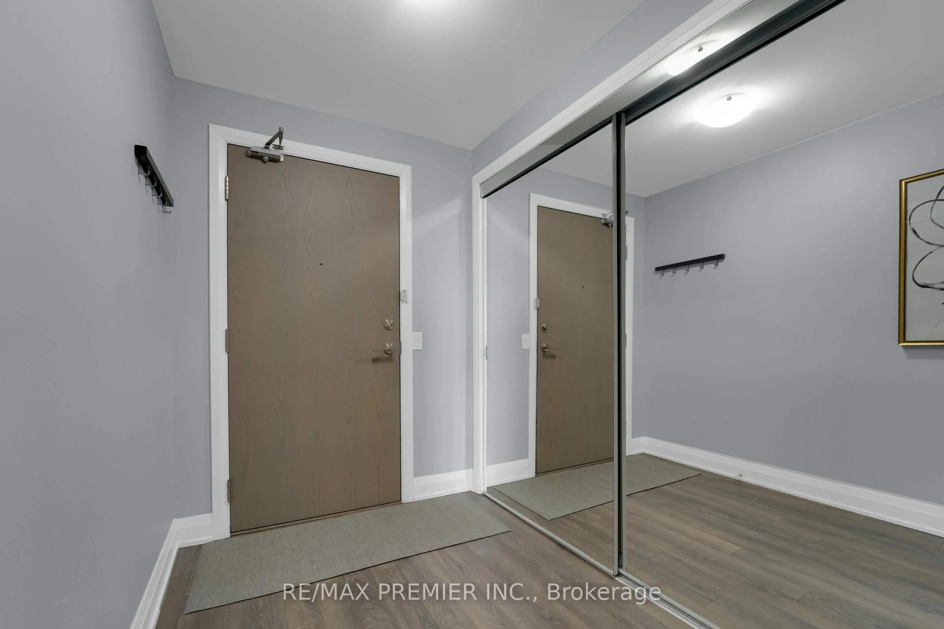 Indoor entryway for 4800 Highway 7 #426, Vaughan Ontario L4L 1H8