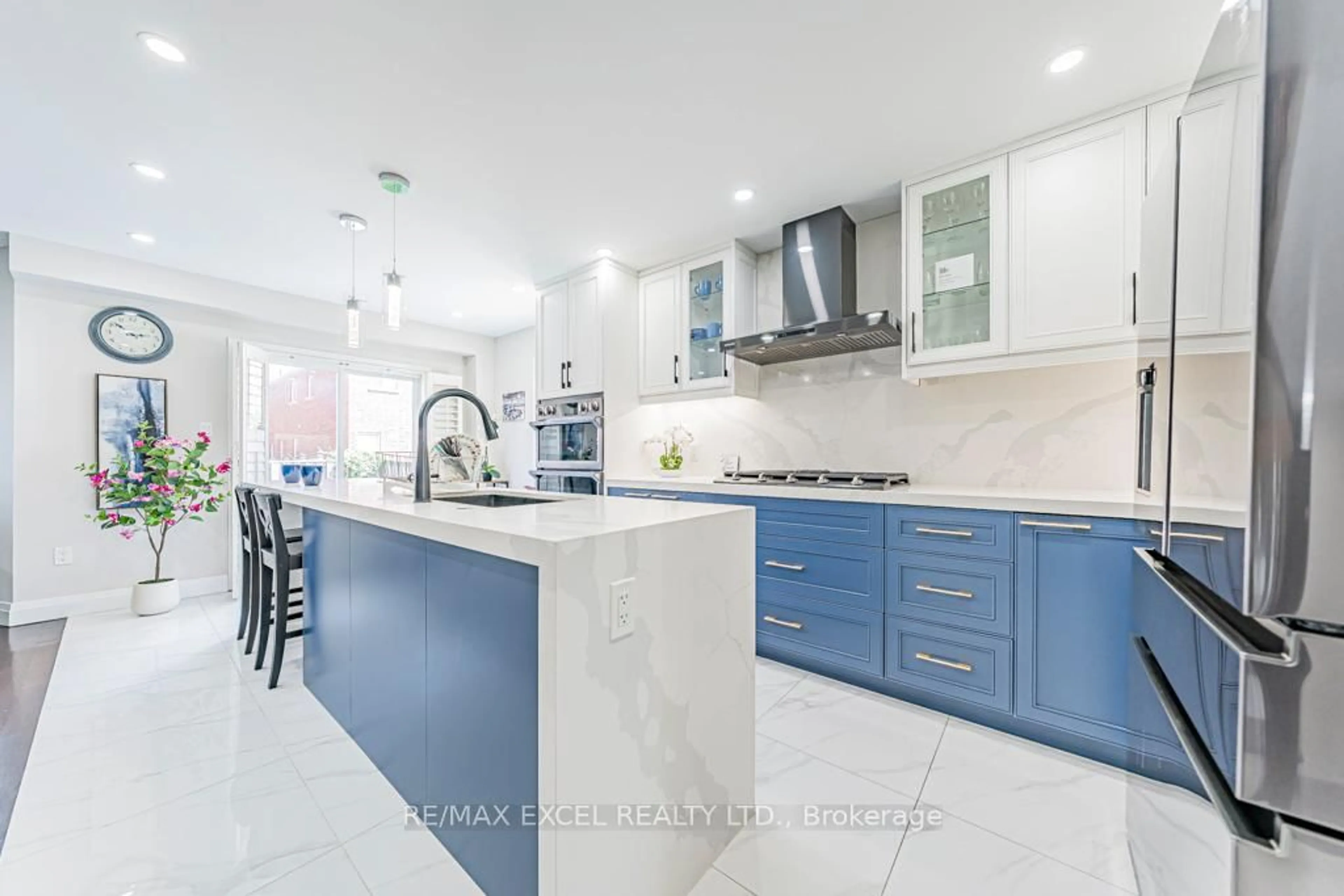 Contemporary kitchen, ceramic/tile floor for 271 Richard Underhill Ave, Whitchurch-Stouffville Ontario L4A 0Y8