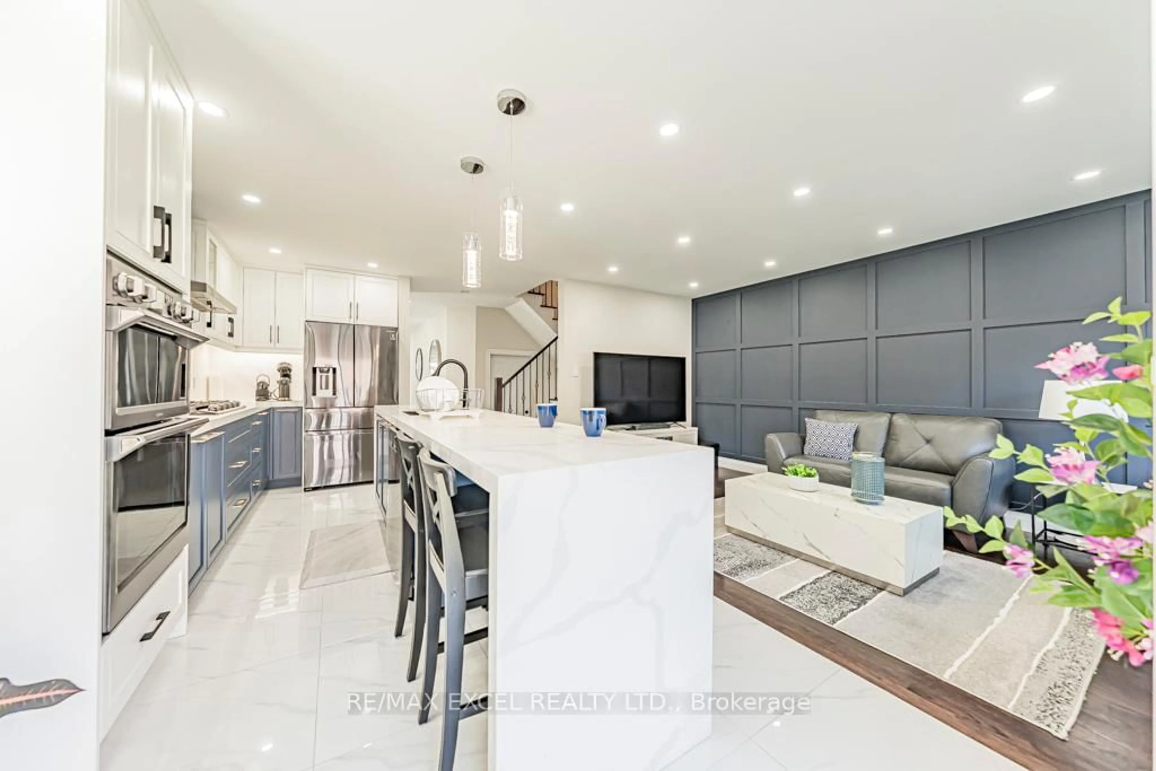 Contemporary kitchen, ceramic/tile floor for 271 Richard Underhill Ave, Whitchurch-Stouffville Ontario L4A 0Y8