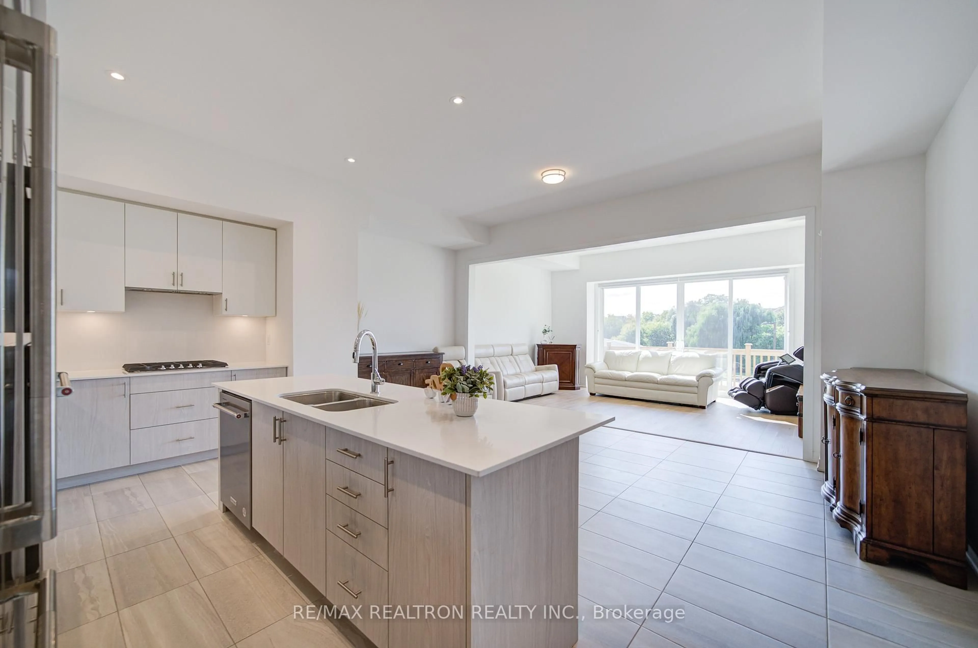 Open concept kitchen, unknown for 8 Yans Way, Markham Ontario L3R 0J8