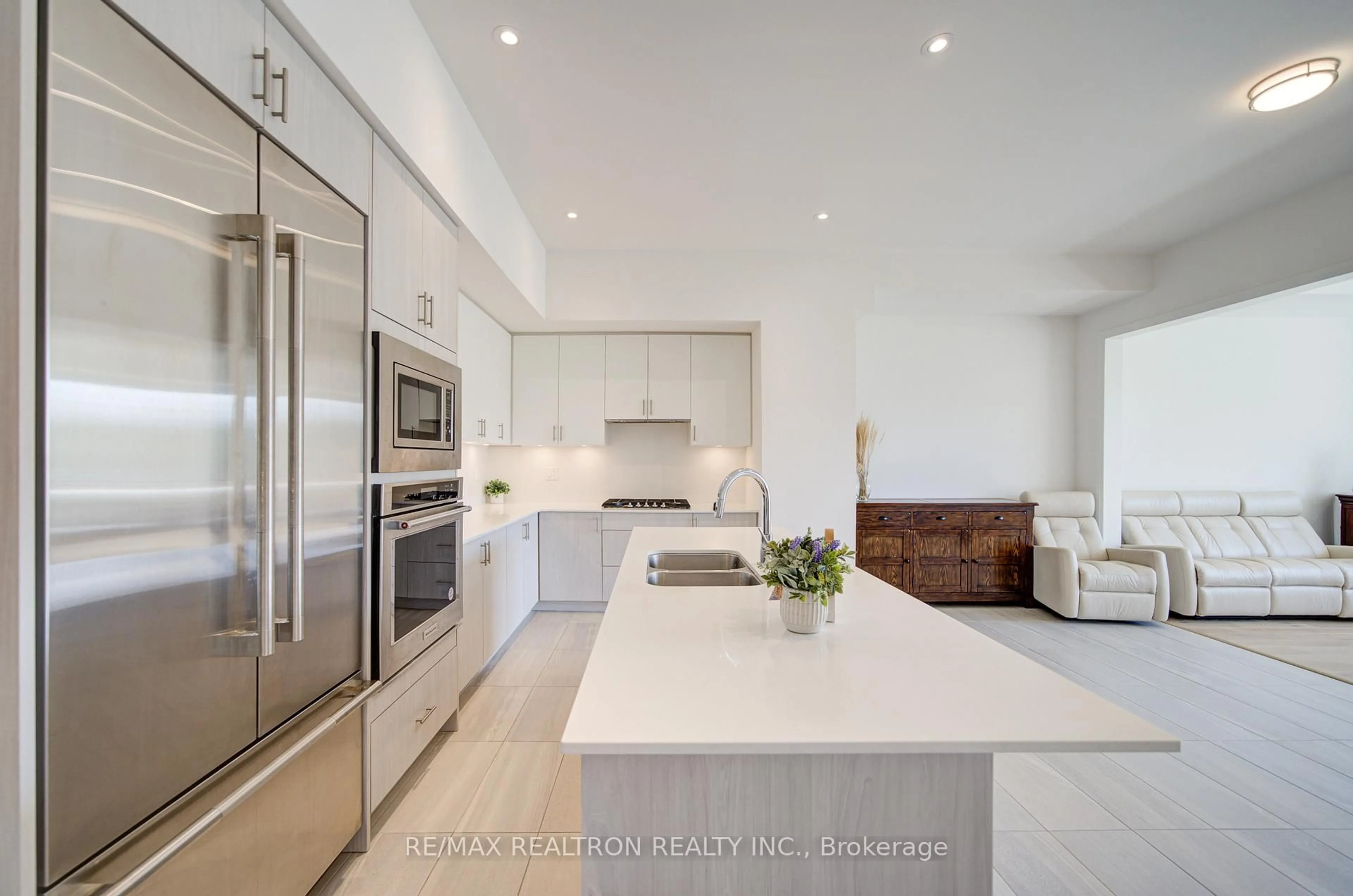 Contemporary kitchen, ceramic/tile floor for 8 Yans Way, Markham Ontario L3R 0J8