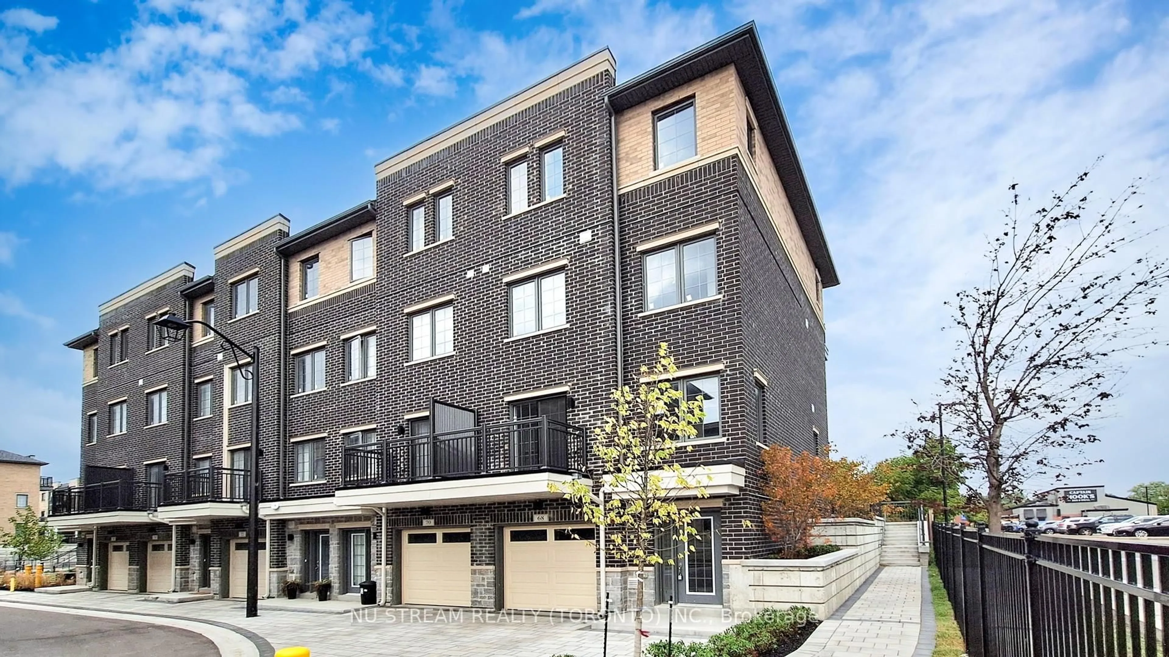 Unknown for 68 Clippers Cres, Whitchurch-Stouffville Ontario L4A 4X7