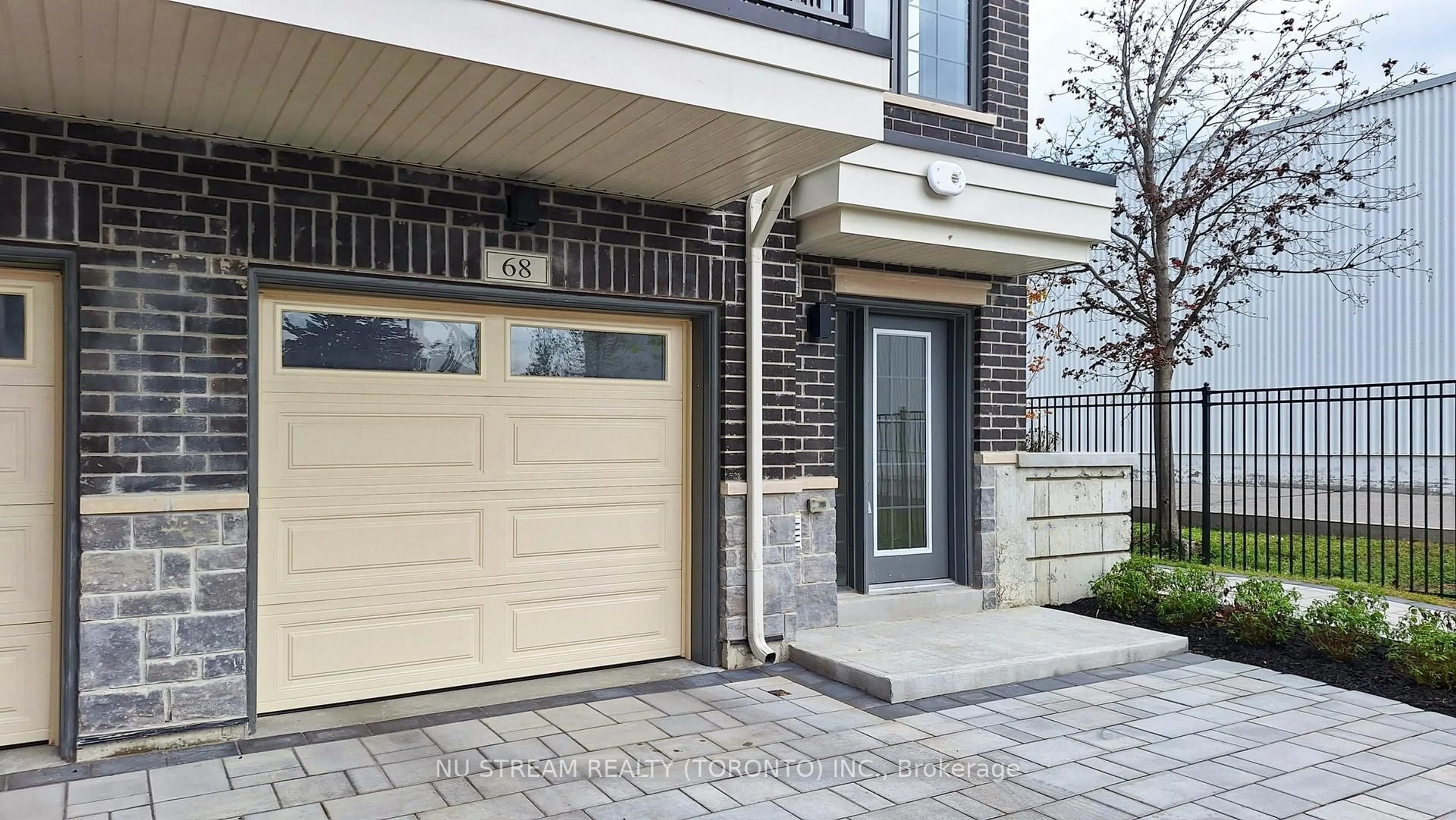Home with brick exterior material, street for 68 Clippers Cres, Whitchurch-Stouffville Ontario L4A 4X7
