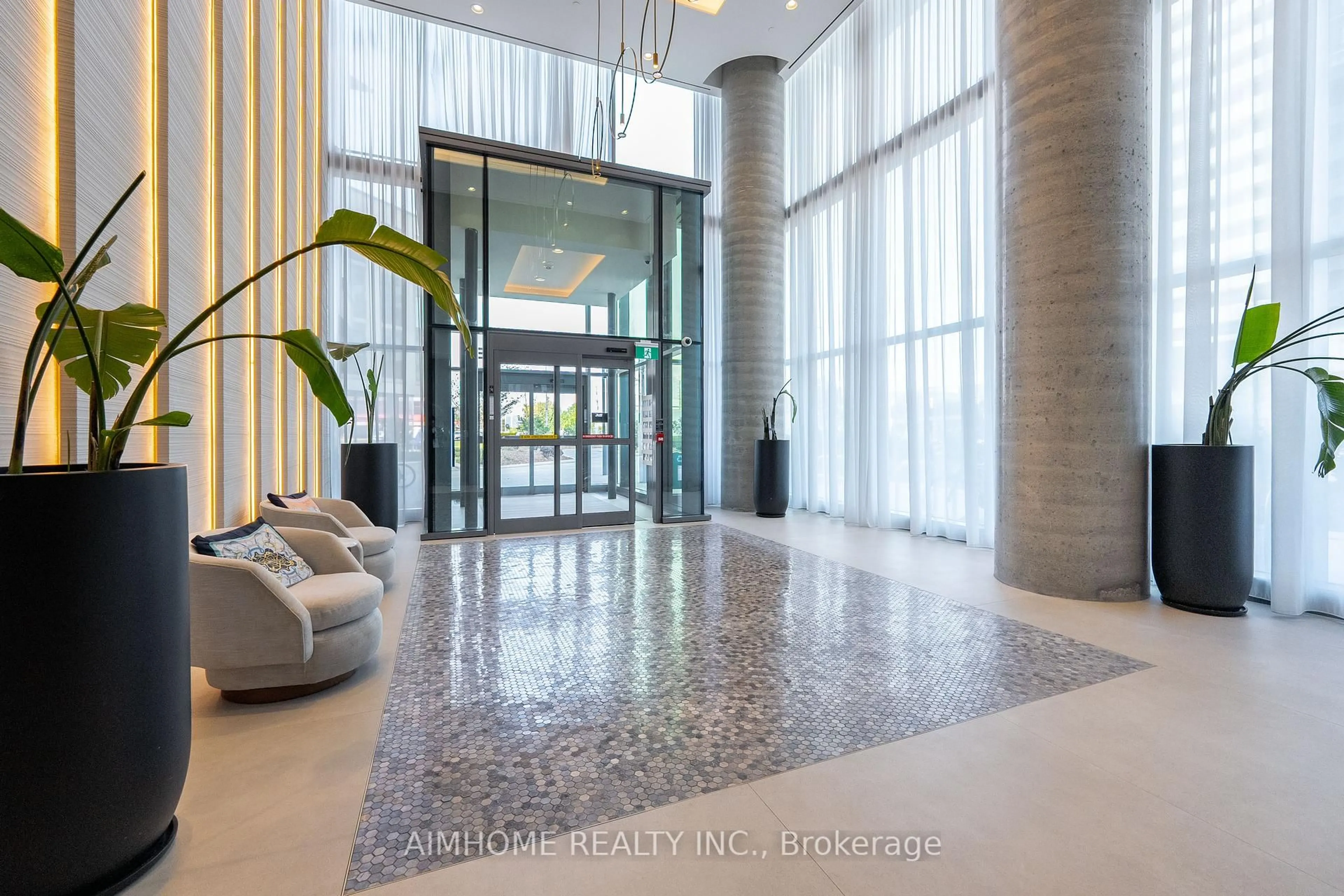 Indoor foyer for 7890 Jane St #5005, Vaughan Ontario L4K 0K9