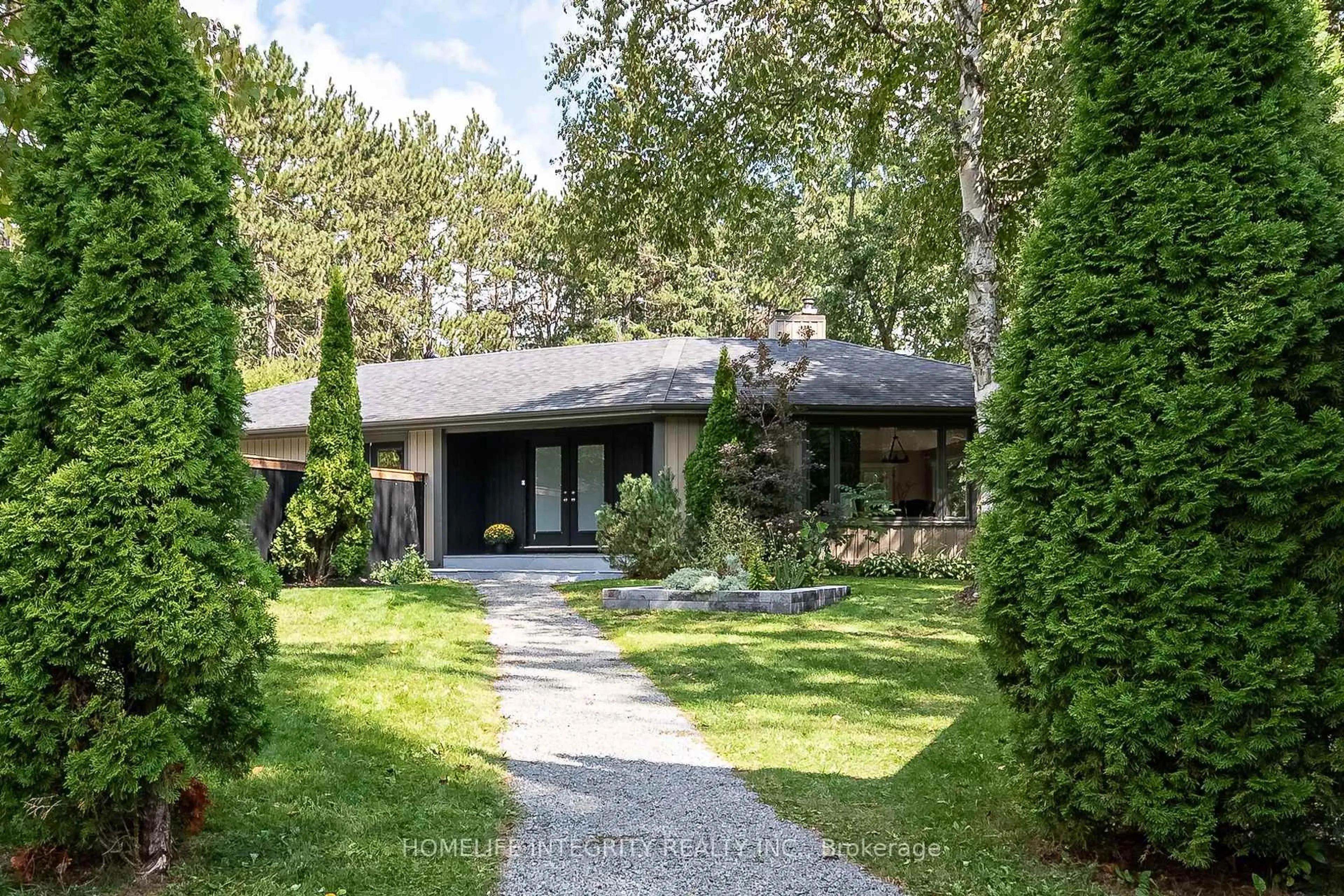 Home with brick exterior material, street for 37 Manniku Rd, Georgina Ontario L9P 1R2