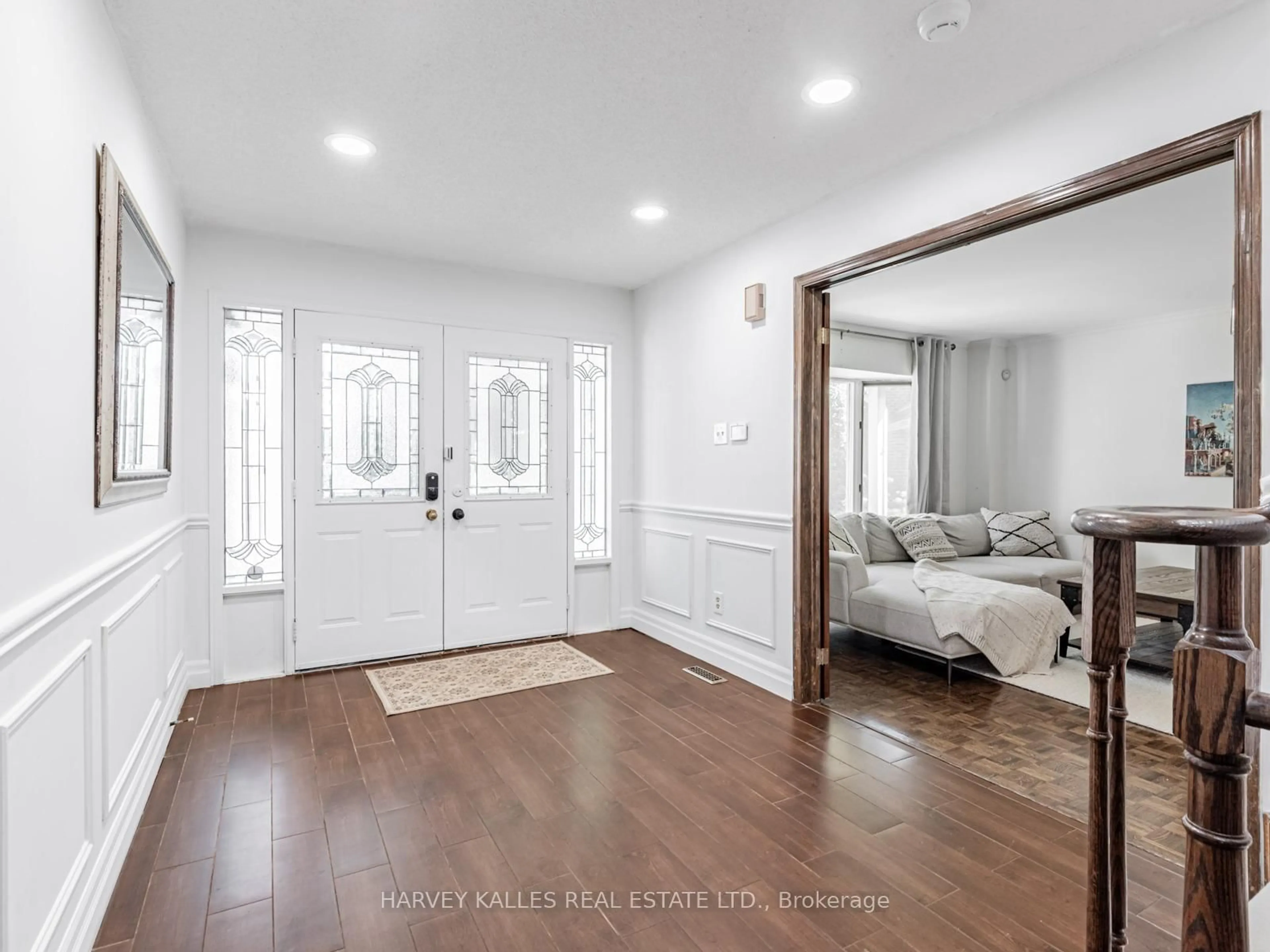Indoor entryway for 85 Franmore Circ, Vaughan Ontario L4J 3B9
