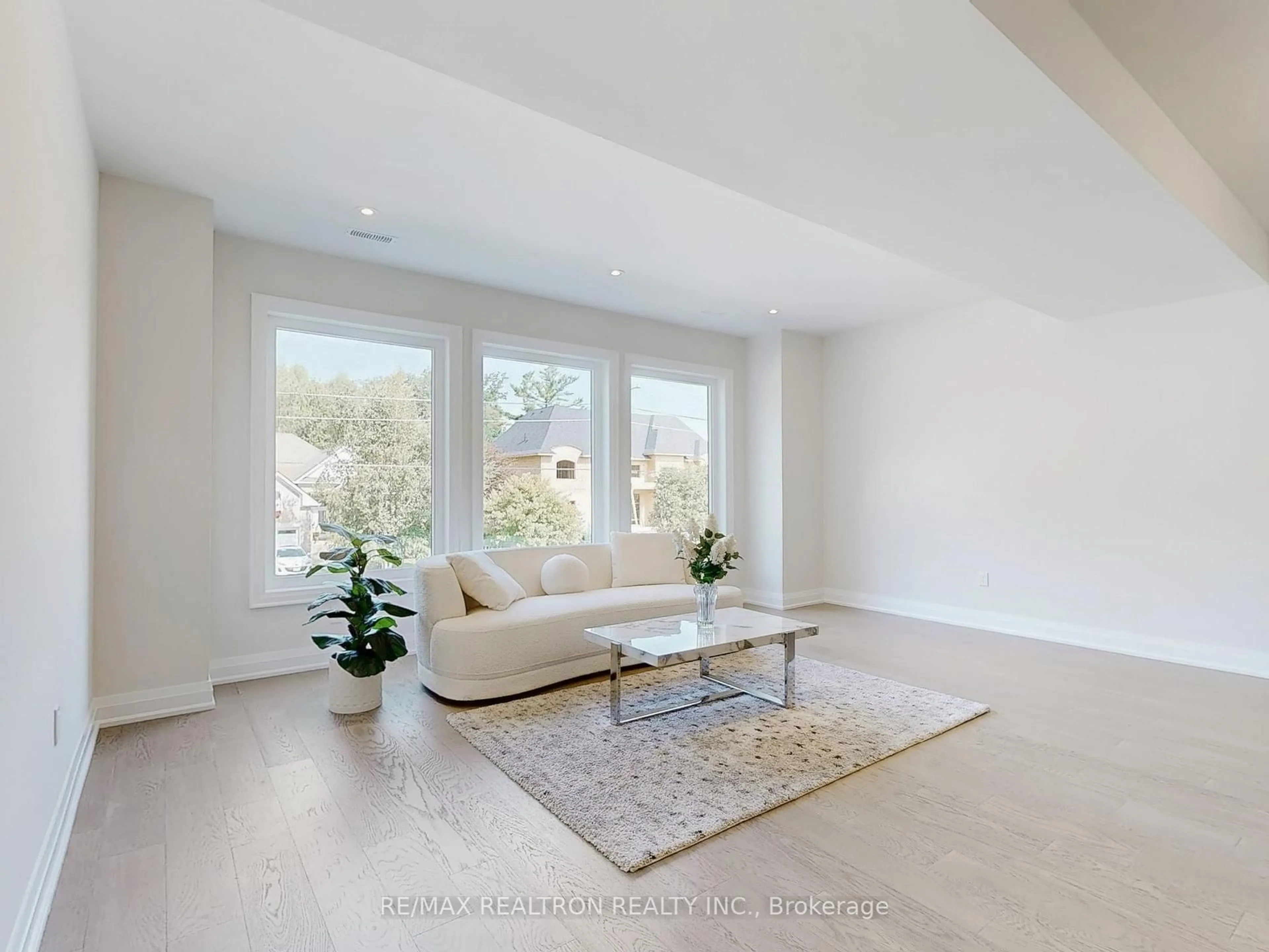 Living room with furniture, unknown for 157 Snively St, Richmond Hill Ontario L4E 3E9