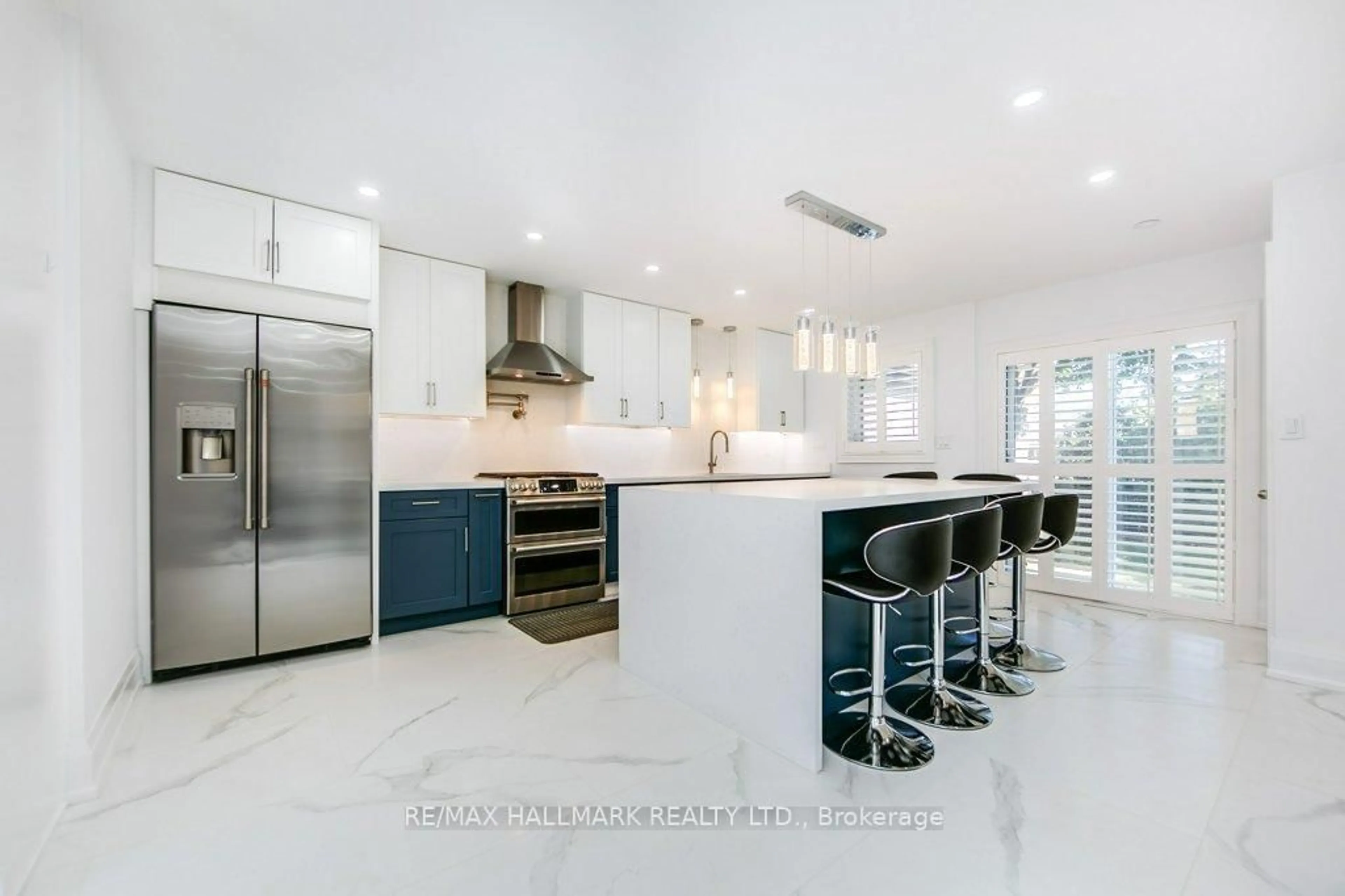 Contemporary kitchen, ceramic/tile floor for 22 Fran Dr, Vaughan Ontario L4L 1P3