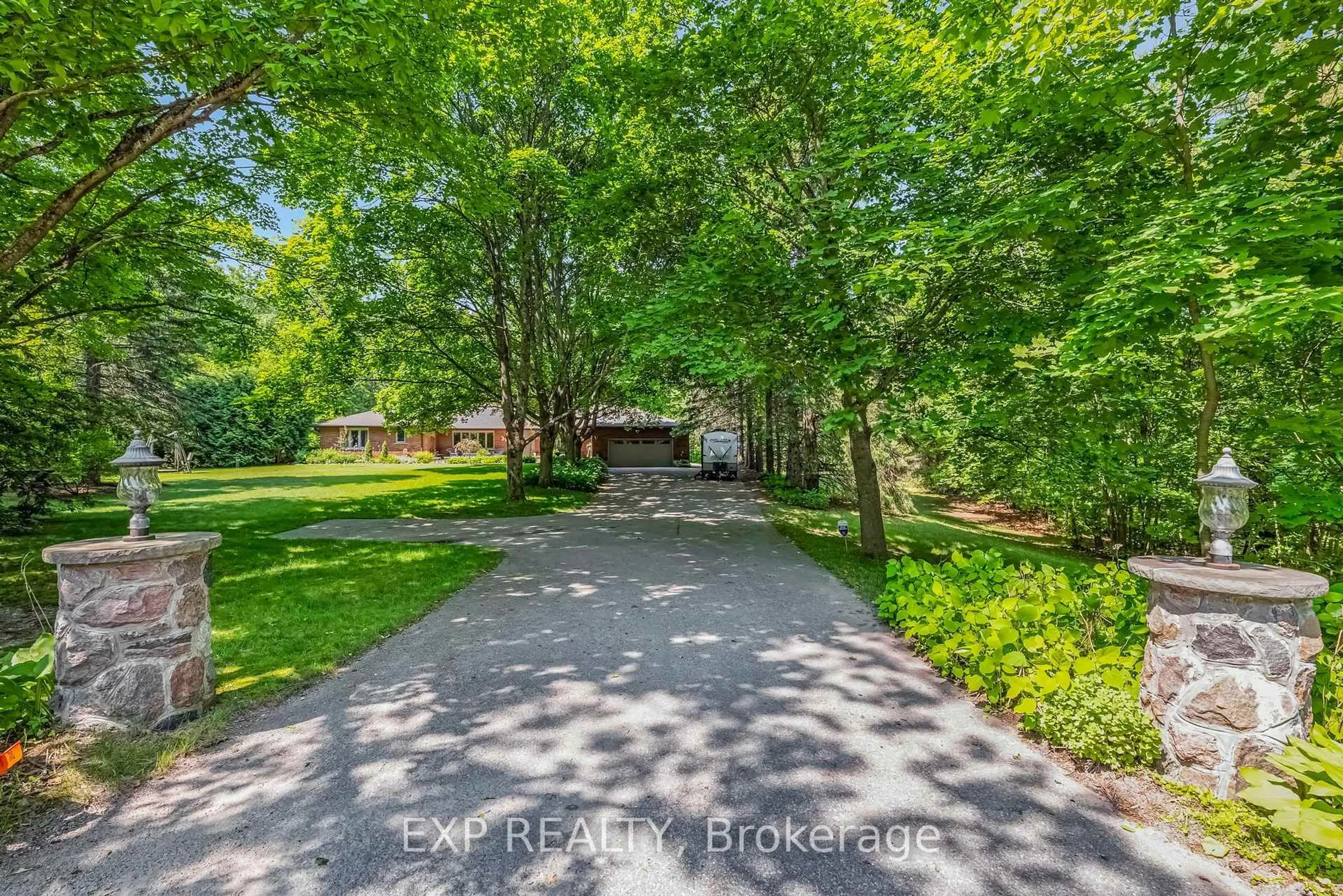 A pic from outside/outdoor area/front of a property/back of a property/a pic from drone, street for 5060 Concession 6 Rd, Uxbridge Ontario L9P 0K7