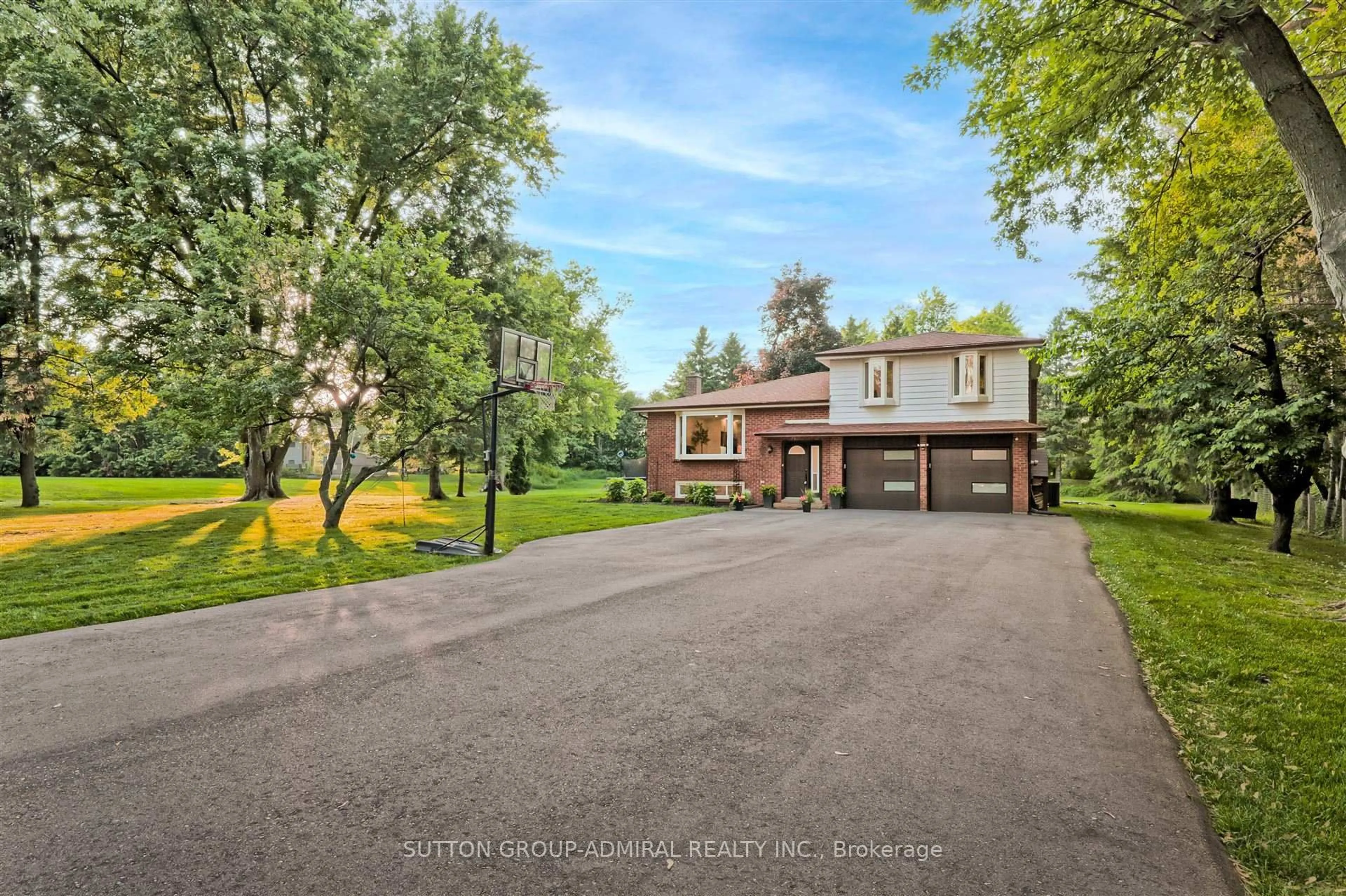 A pic from outside/outdoor area/front of a property/back of a property/a pic from drone, street for 6530 Lloydtown Aurora Rd, King Ontario L0G 1T0