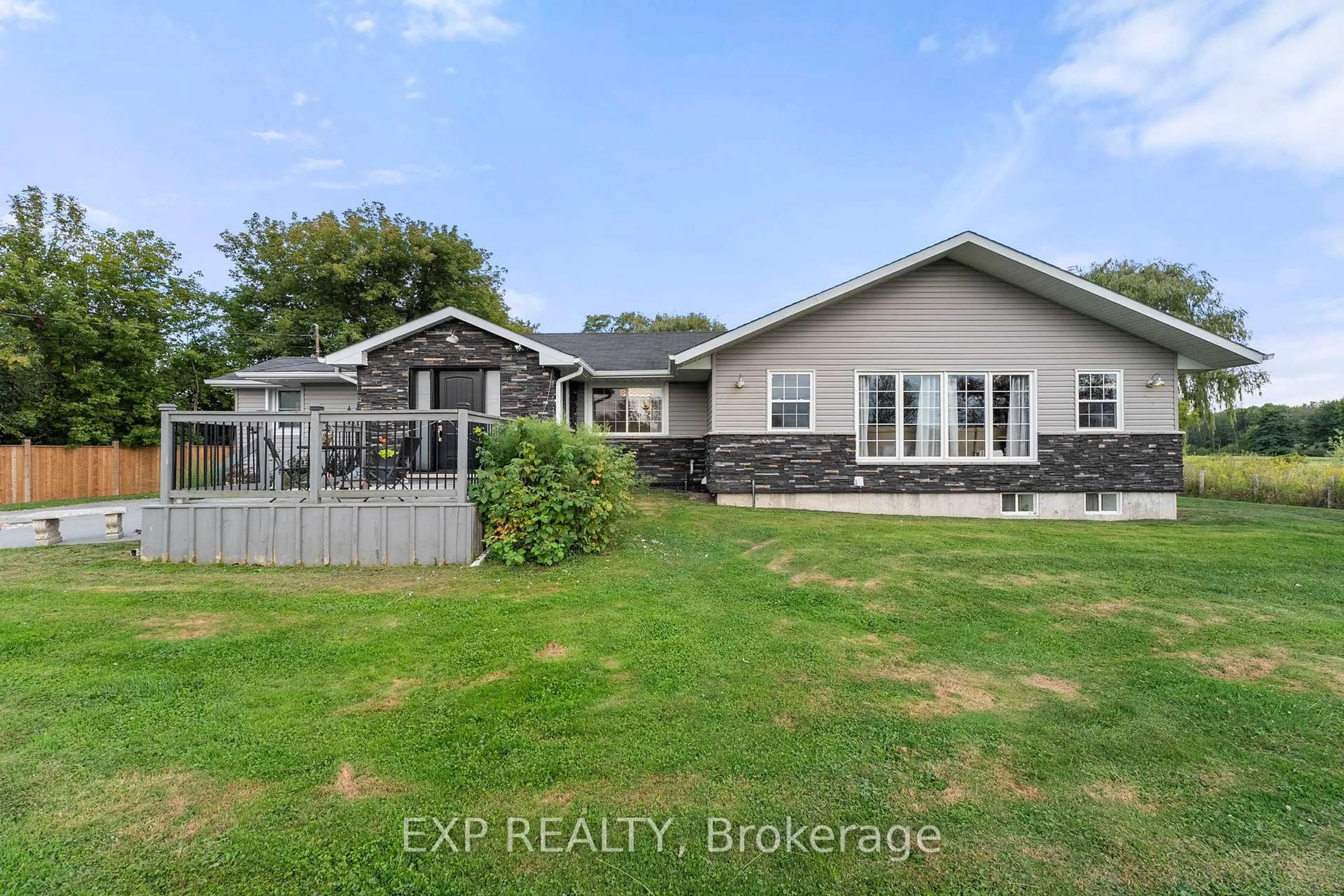 A pic from outside/outdoor area/front of a property/back of a property/a pic from drone, unknown for 1109 Ravenshoe Rd, East Gwillimbury Ontario L9P 1R2