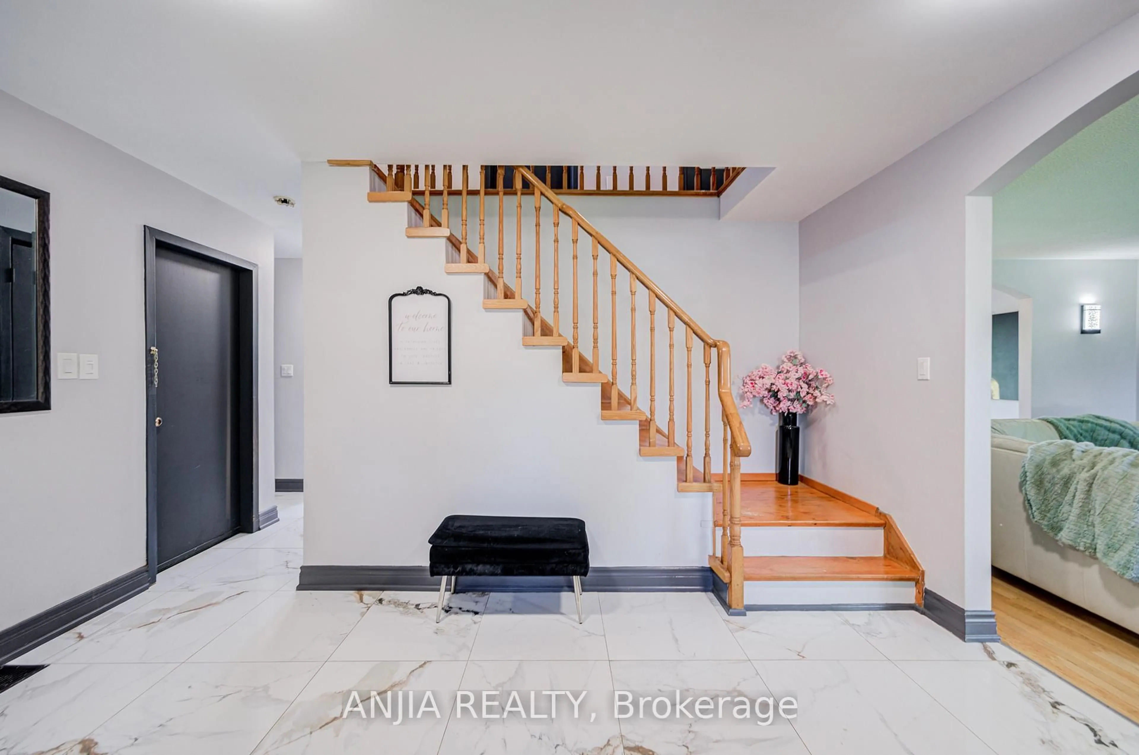 Indoor entryway for 7845 Ninth Line, Markham Ontario L6B 1A8