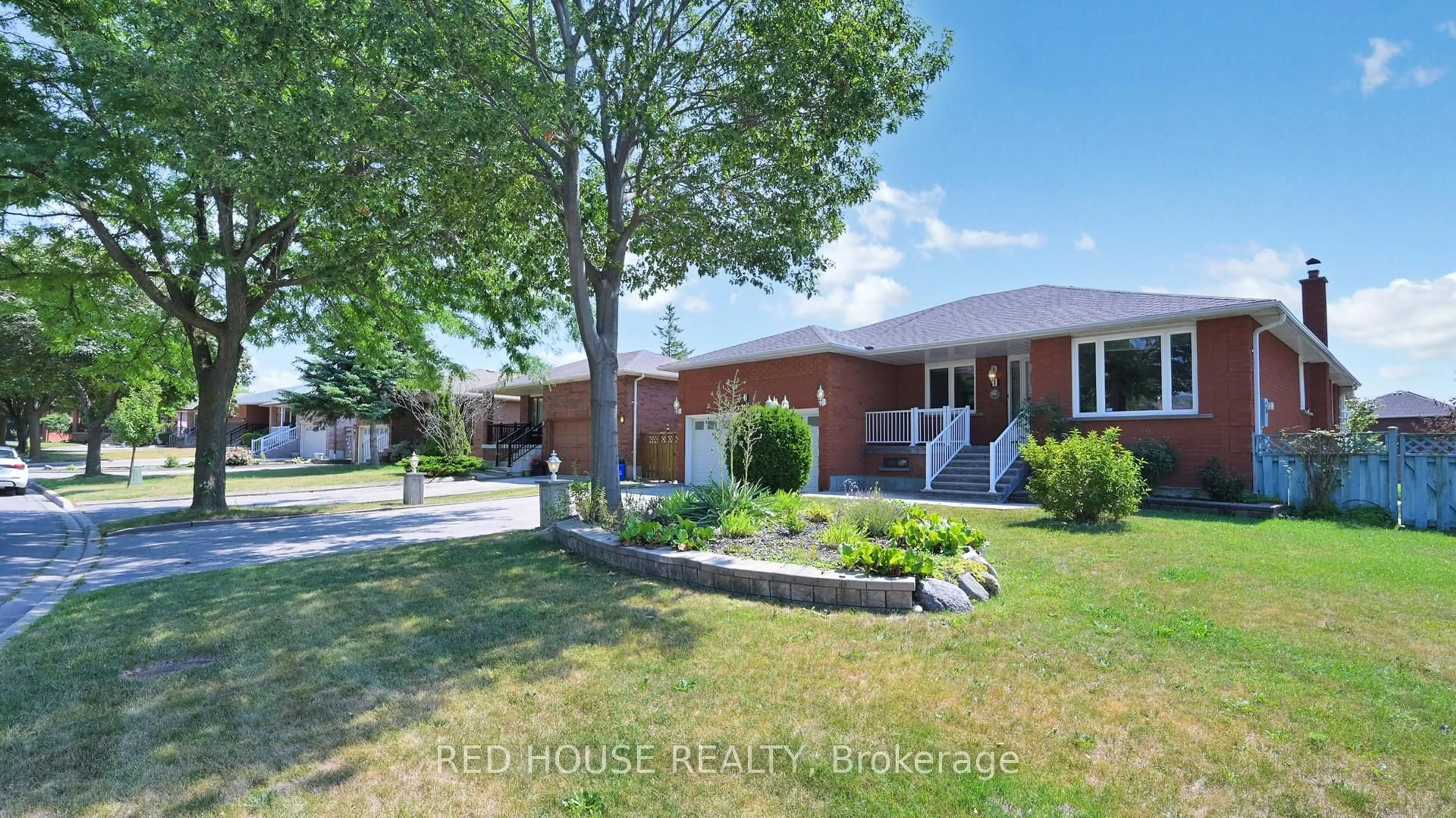 A pic from outside/outdoor area/front of a property/back of a property/a pic from drone, street for 1 Dante Crt, Vaughan Ontario L4L 7V4