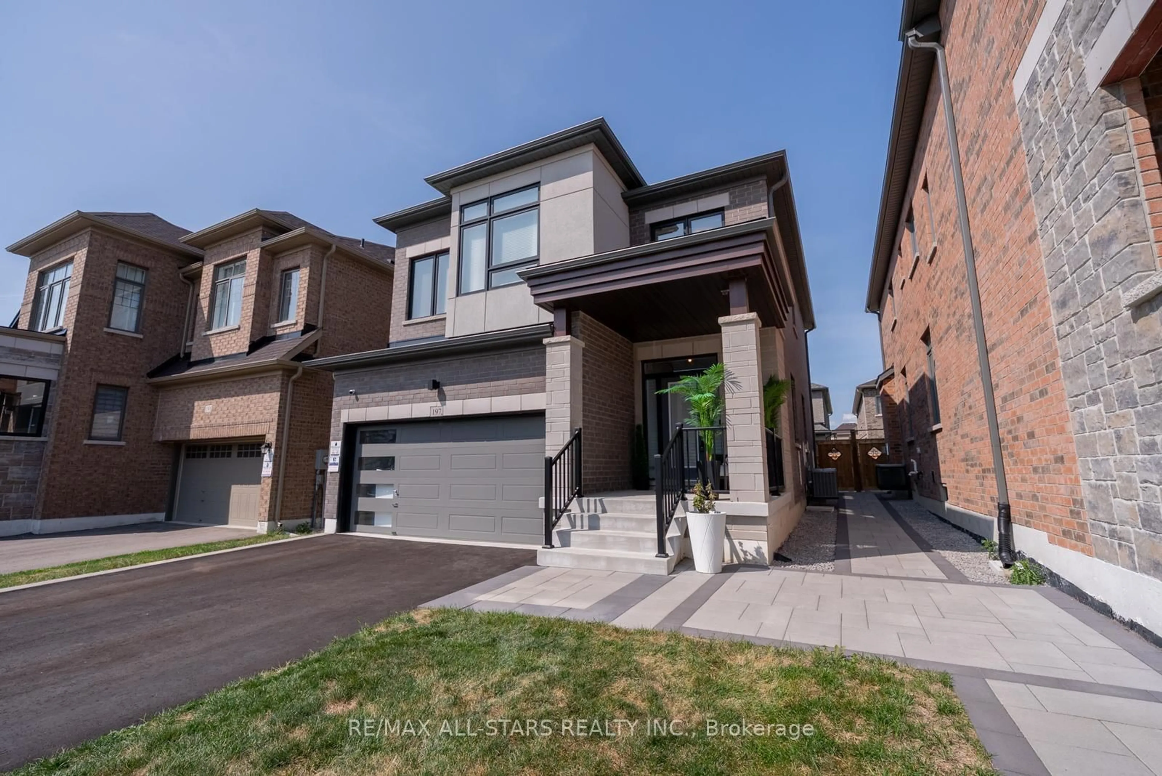 Home with brick exterior material, street for 197 Boundary Blvd, Whitchurch-Stouffville Ontario L4A 4W3