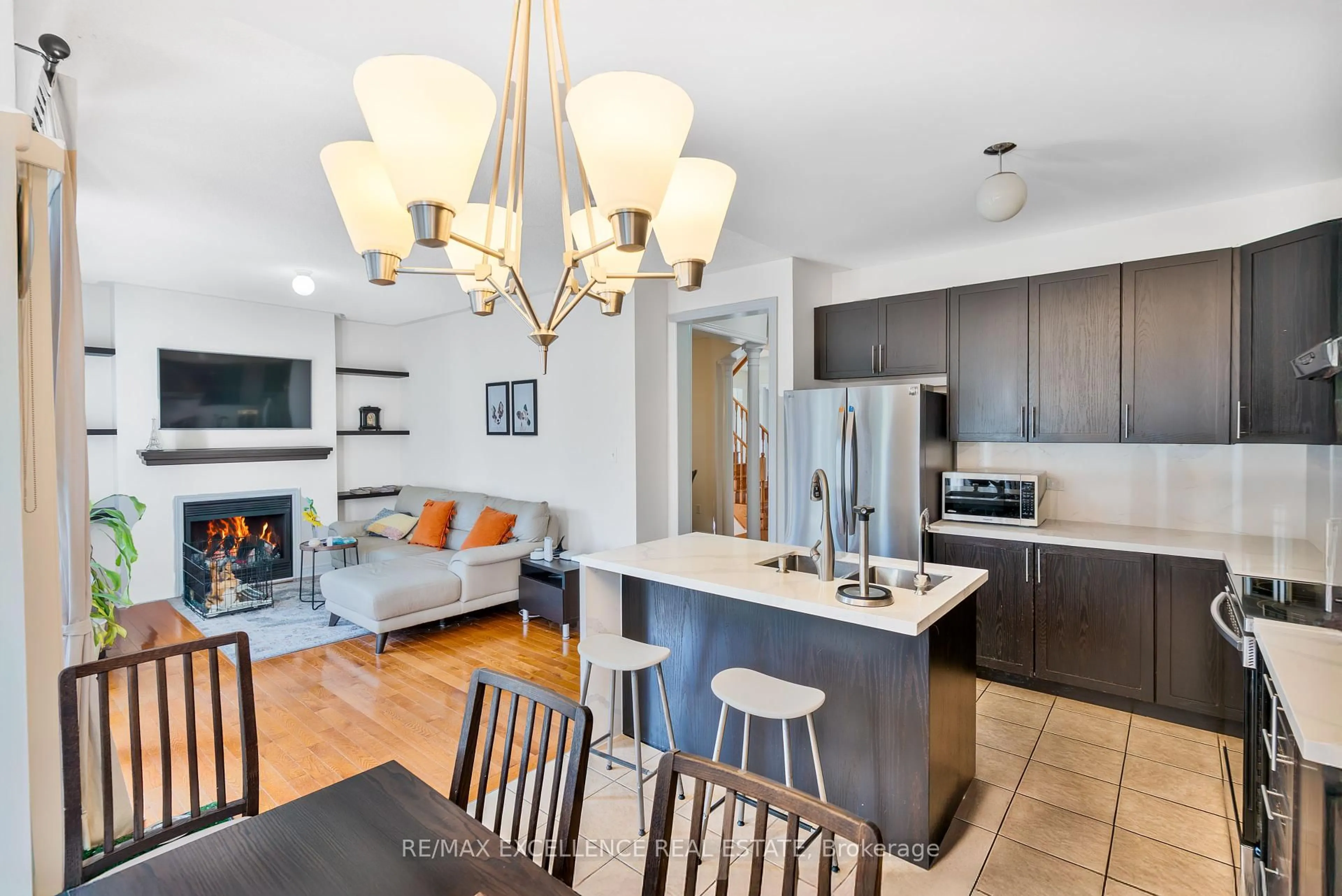 Open concept kitchen, unknown for 2 Mantle Ave, Whitchurch-Stouffville Ontario L4A 0M4