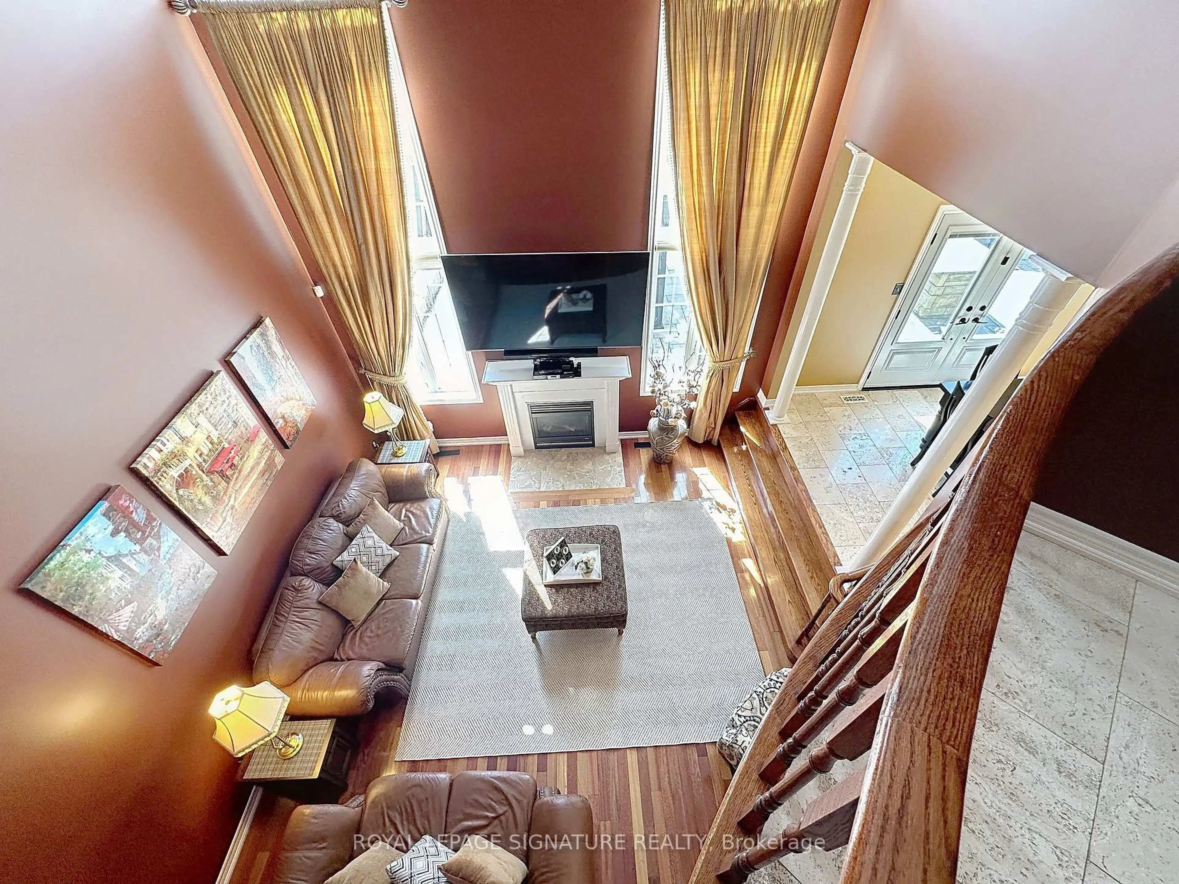 Indoor foyer for 1 Osprey Dr, Vaughan Ontario L4H 1Y2
