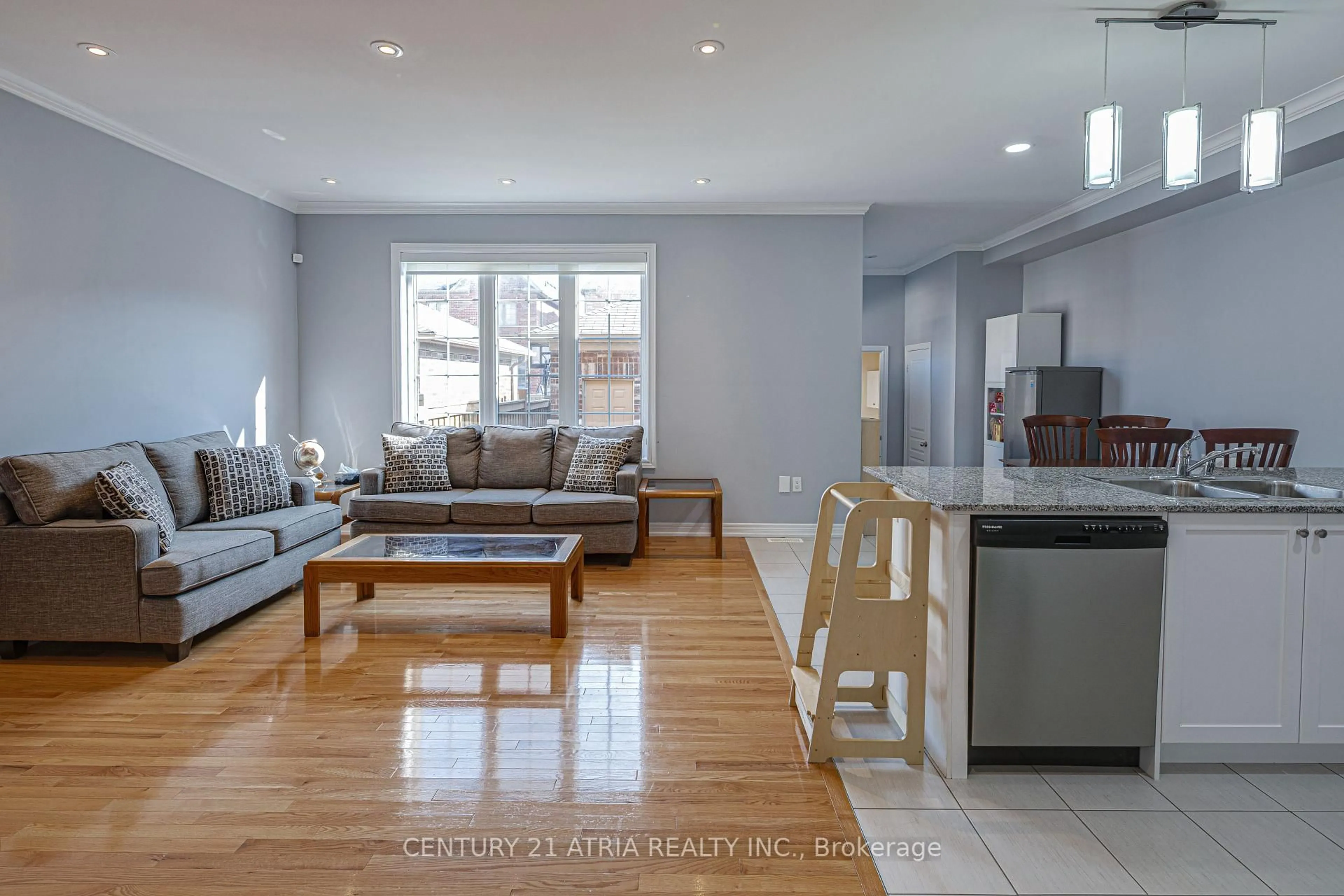 Living room with furniture, wood/laminate floor for 137 Barons St, Vaughan Ontario L4H 3Y7