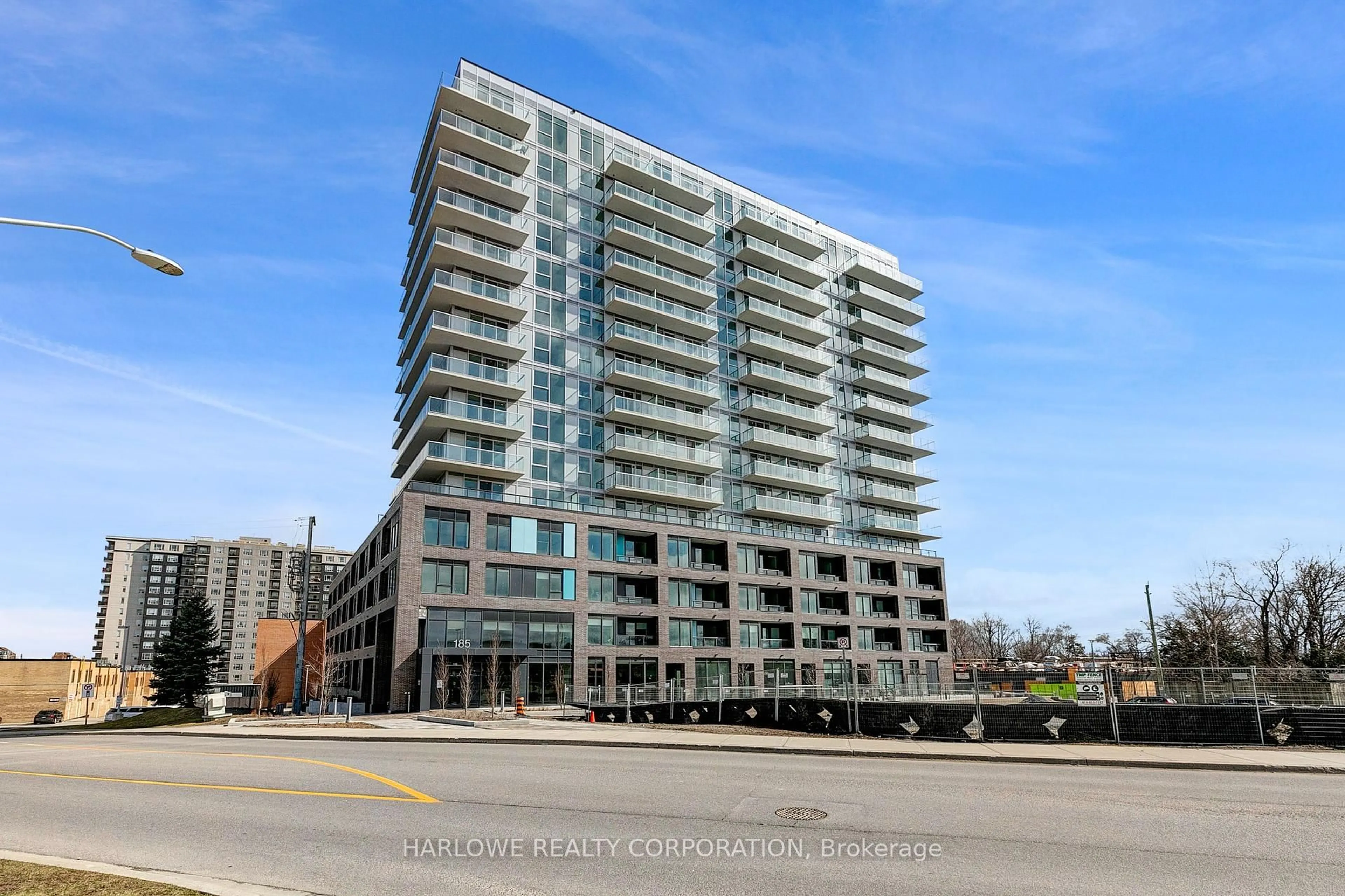 Unknown for 185 Deerfield Rd #709, Newmarket Ontario L3Y 0G7