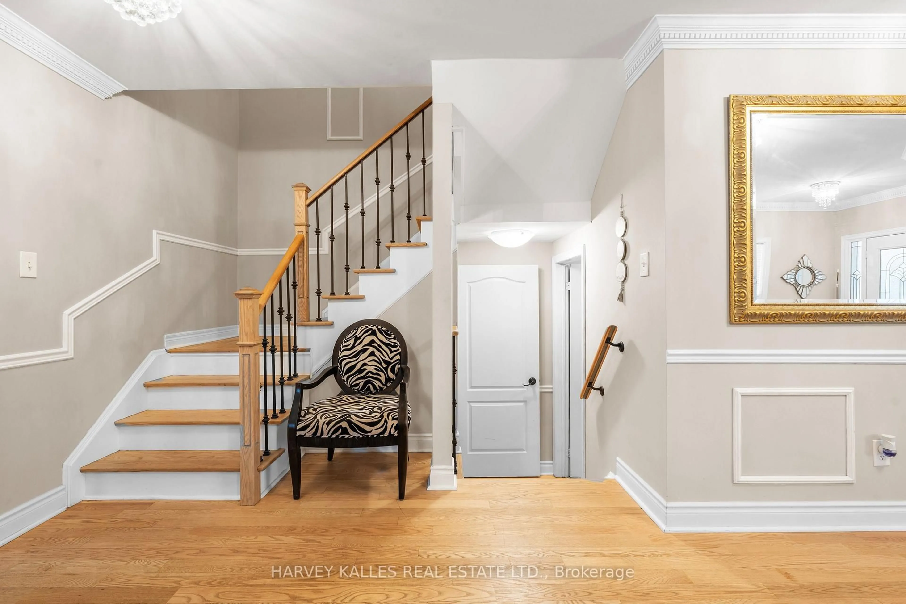 Indoor entryway for 62 Kalmar Cres, Richmond Hill Ontario L4E 3Z4