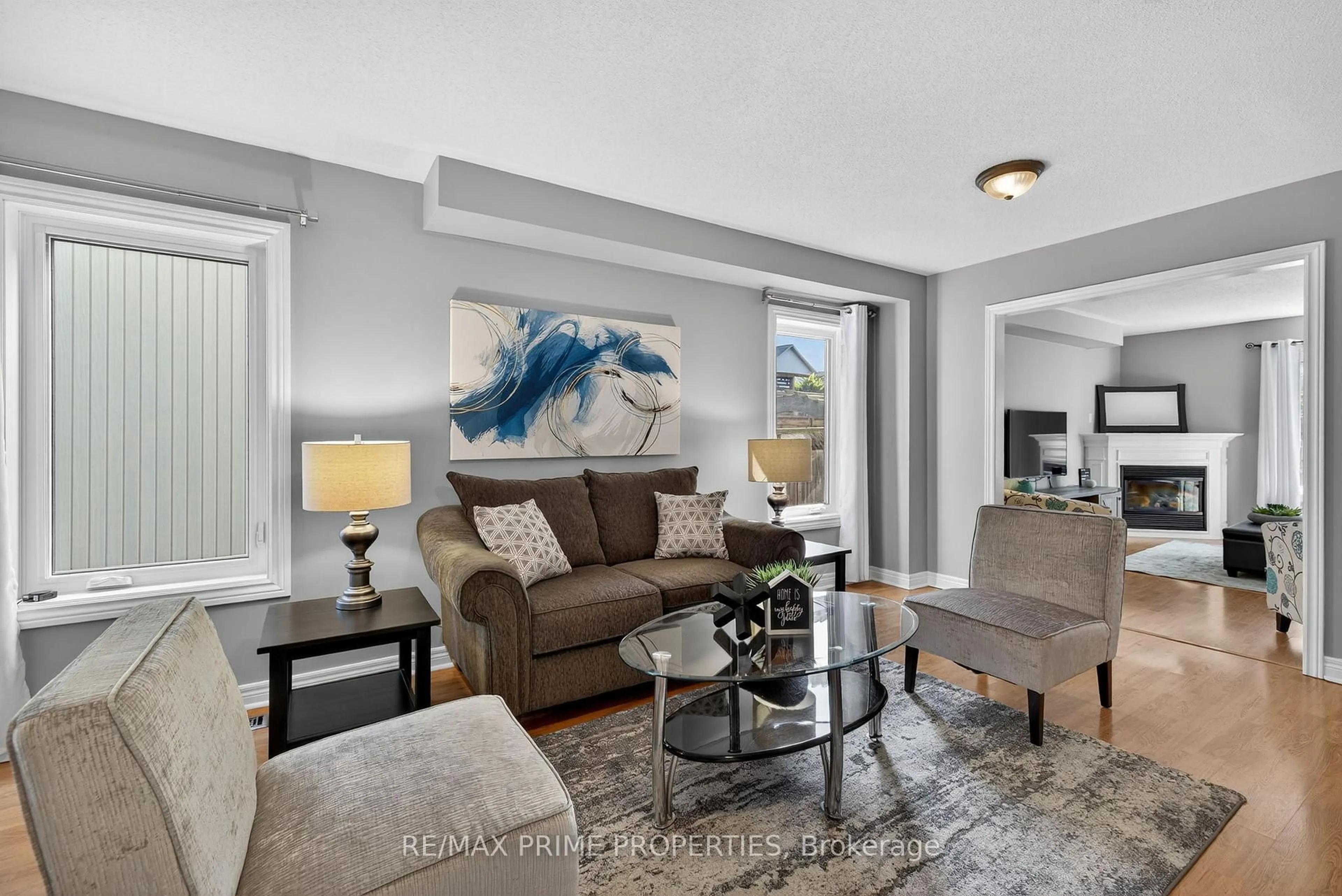 Living room with furniture, unknown for 85 Margaret Graham Cres, East Gwillimbury Ontario L0G 1M0