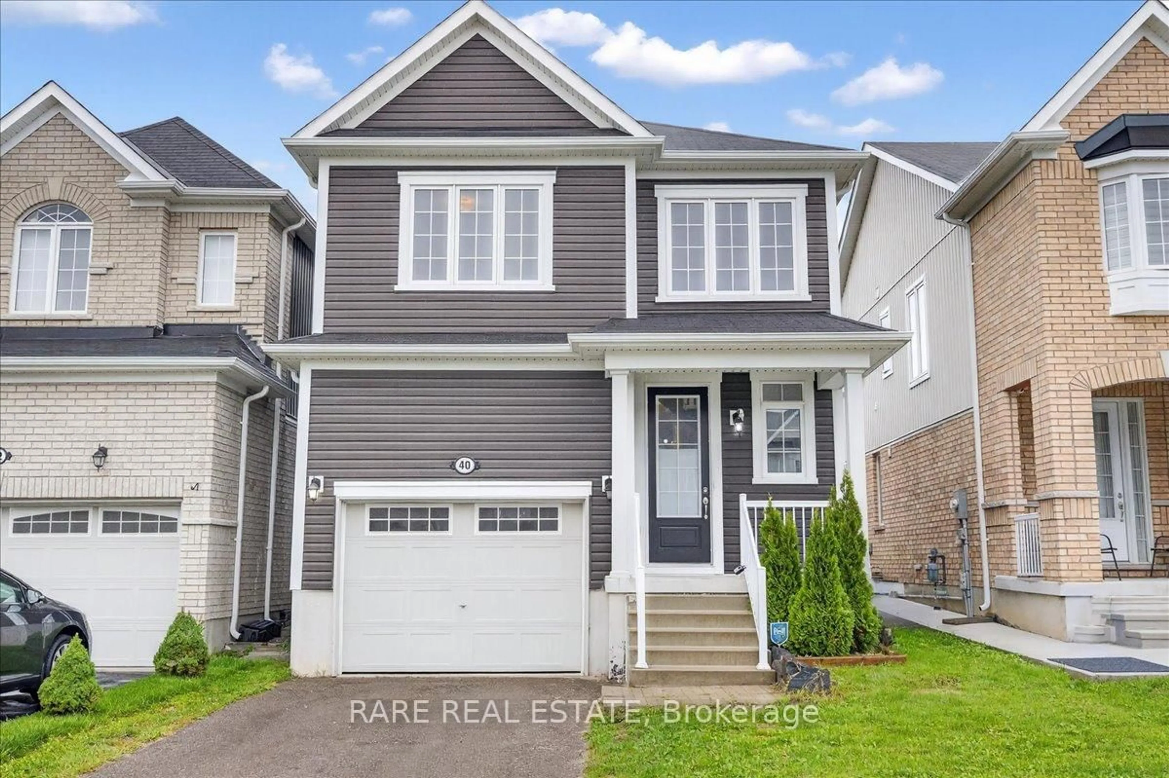 Home with vinyl exterior material, street for 40 Wagner Cres, Essa Ontario L0M 1B6