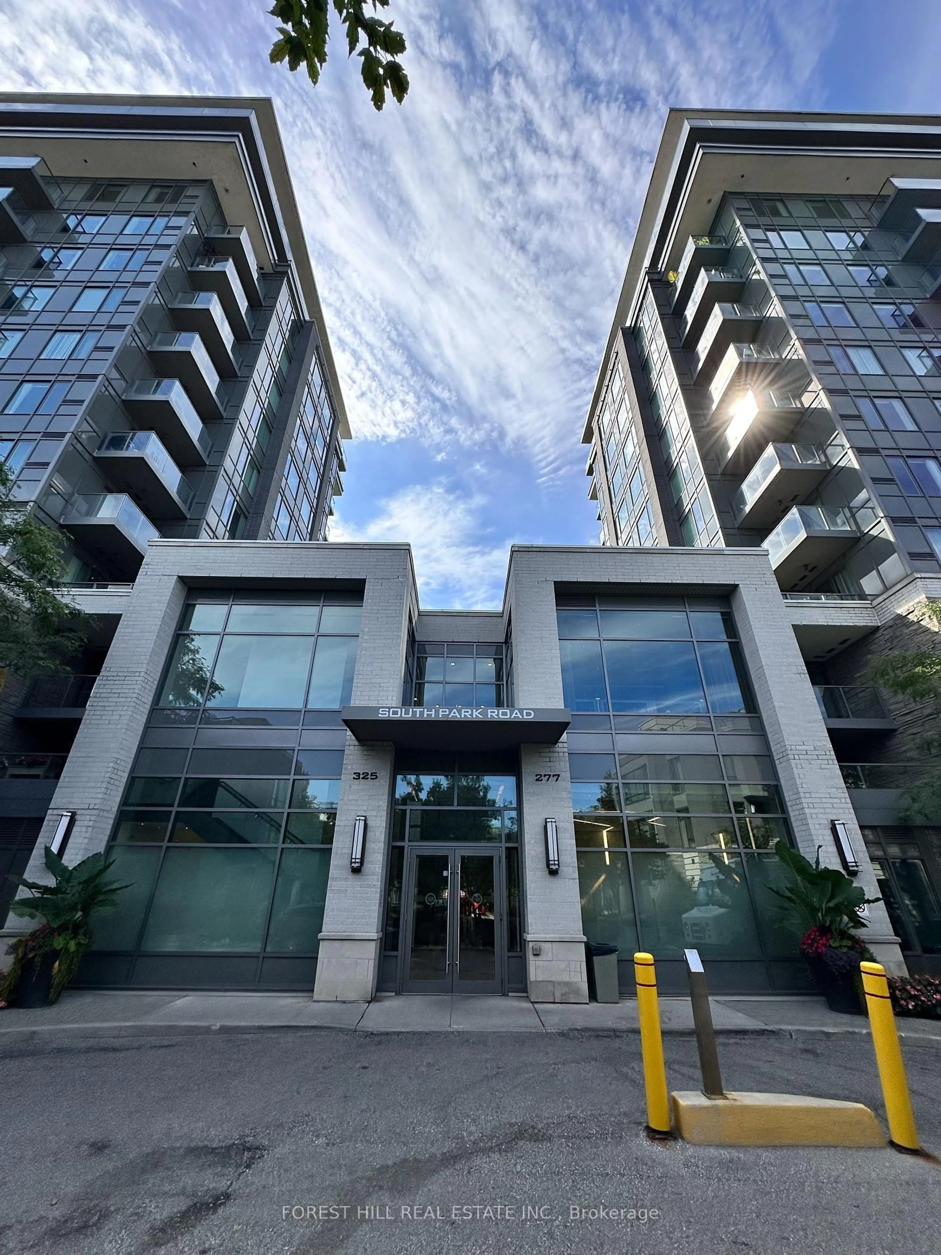 Indoor foyer for 277 South Park Rd #1203, Markham Ontario L3T 0B7