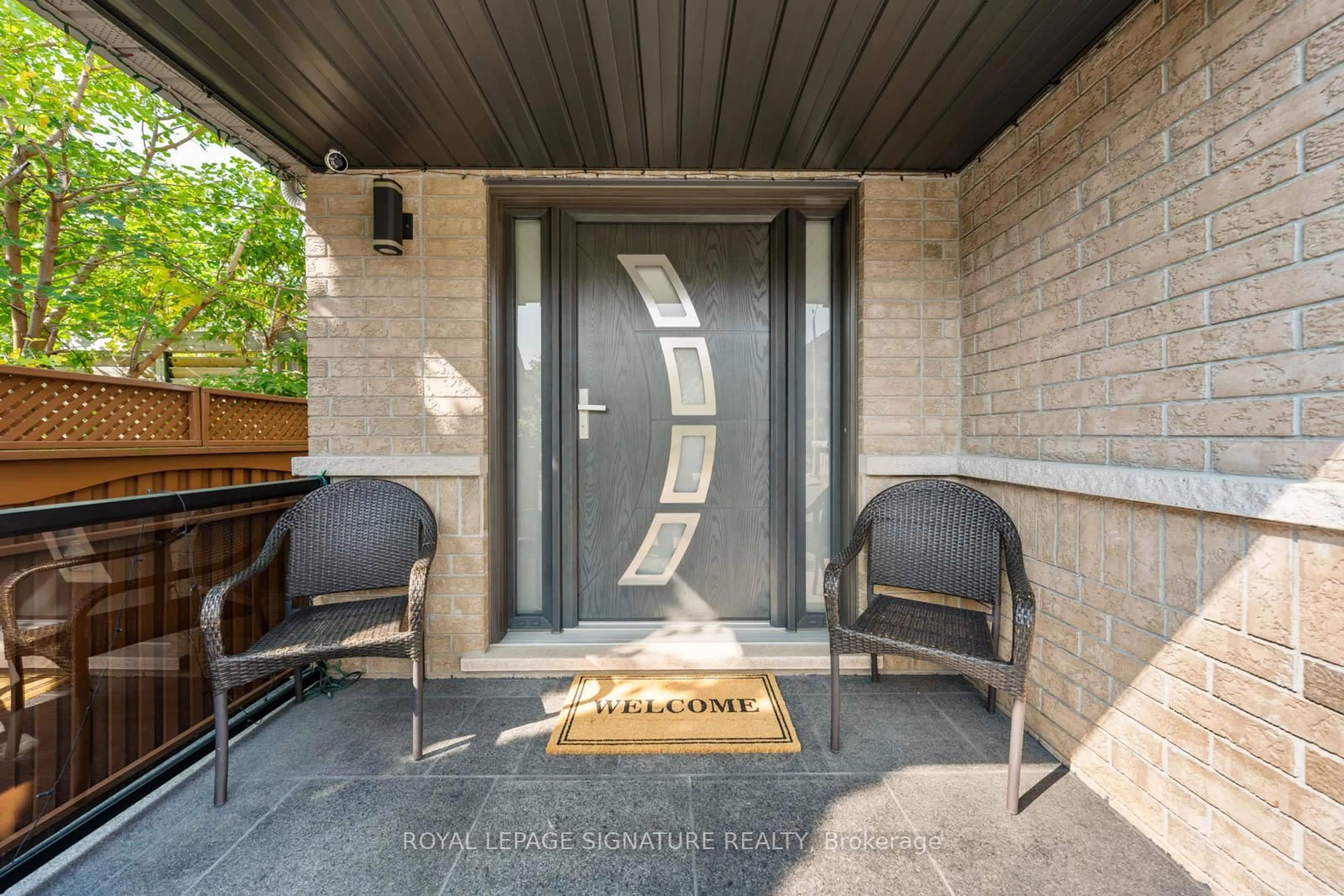 Indoor entryway for 12 Barli Cres, Vaughan Ontario L6A 4L4