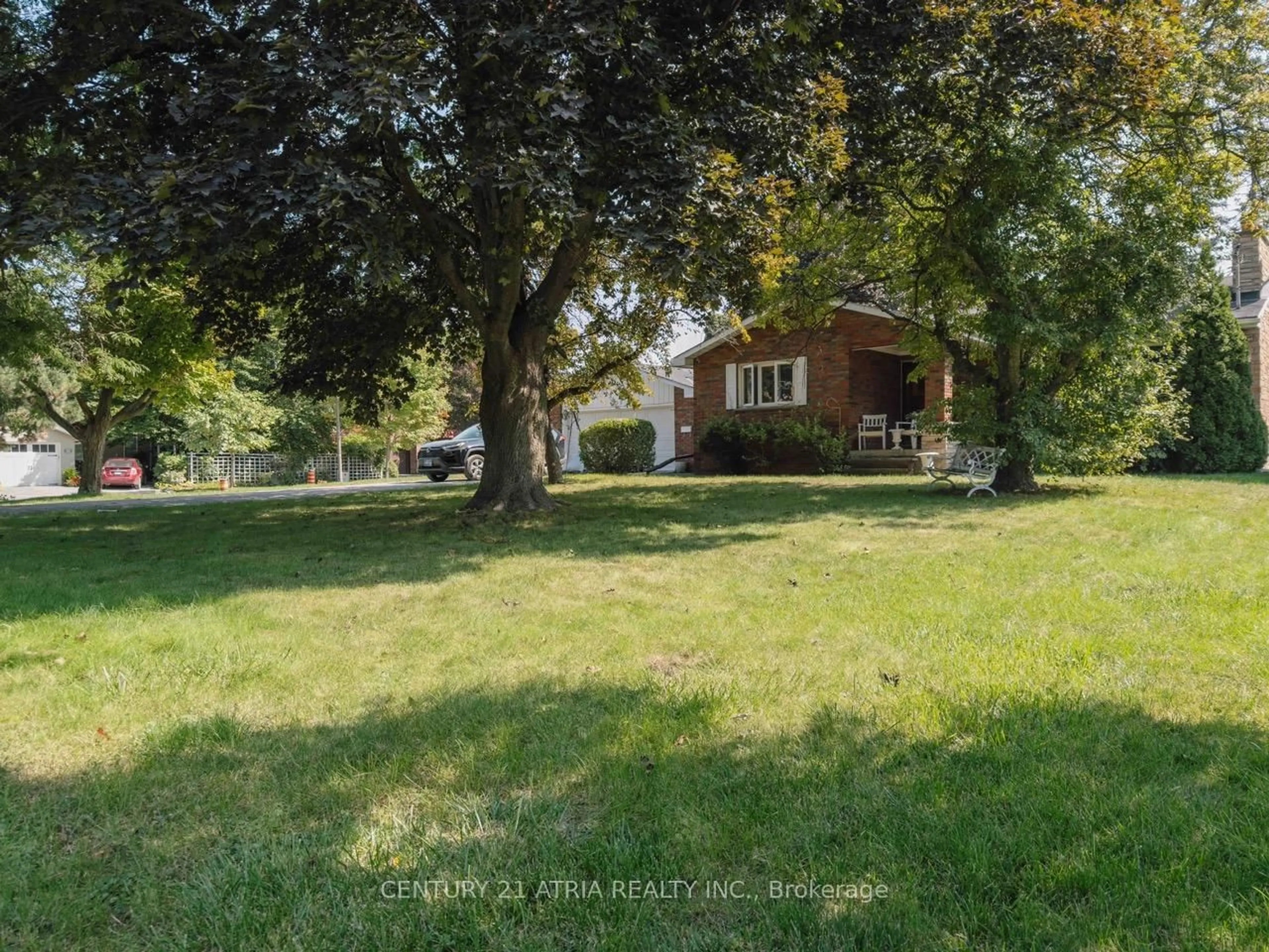A pic from outside/outdoor area/front of a property/back of a property/a pic from drone, unknown for 203 Church St, Markham Ontario L3P 2M6