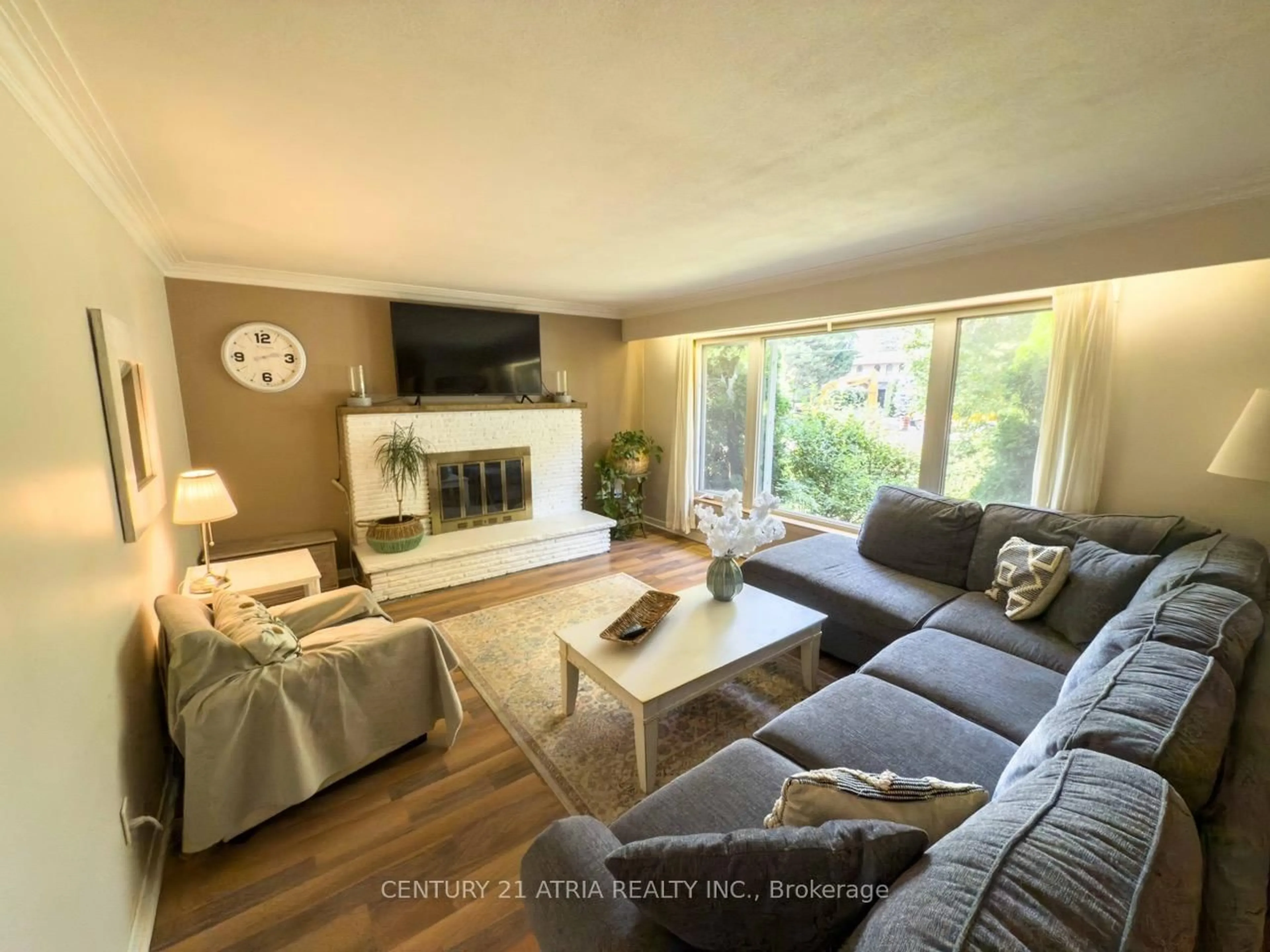 Living room with furniture, unknown for 203 Church St, Markham Ontario L3P 2M6