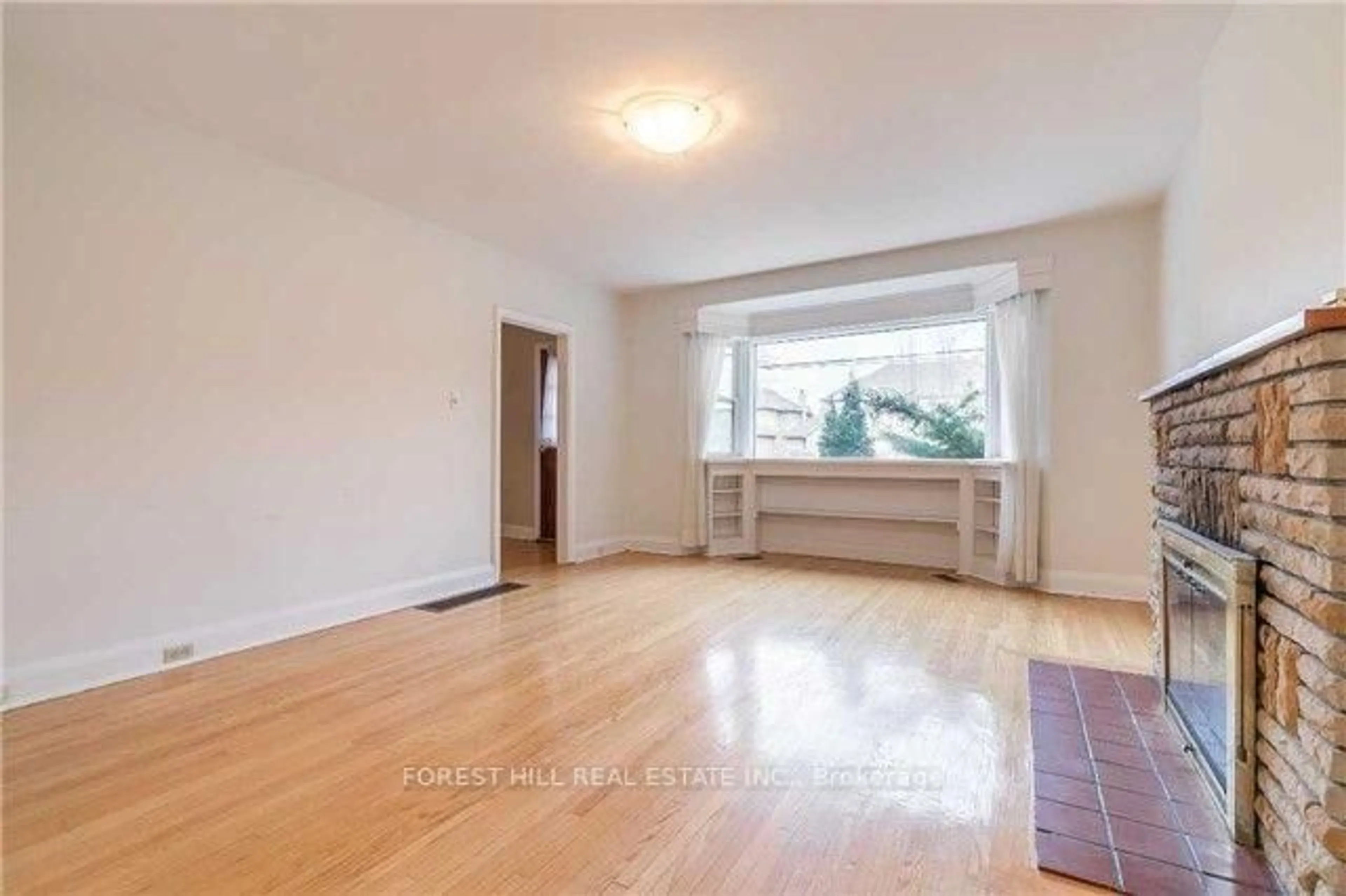 A pic of a room for 90 Arnold Ave, Vaughan Ontario L4J 1B5