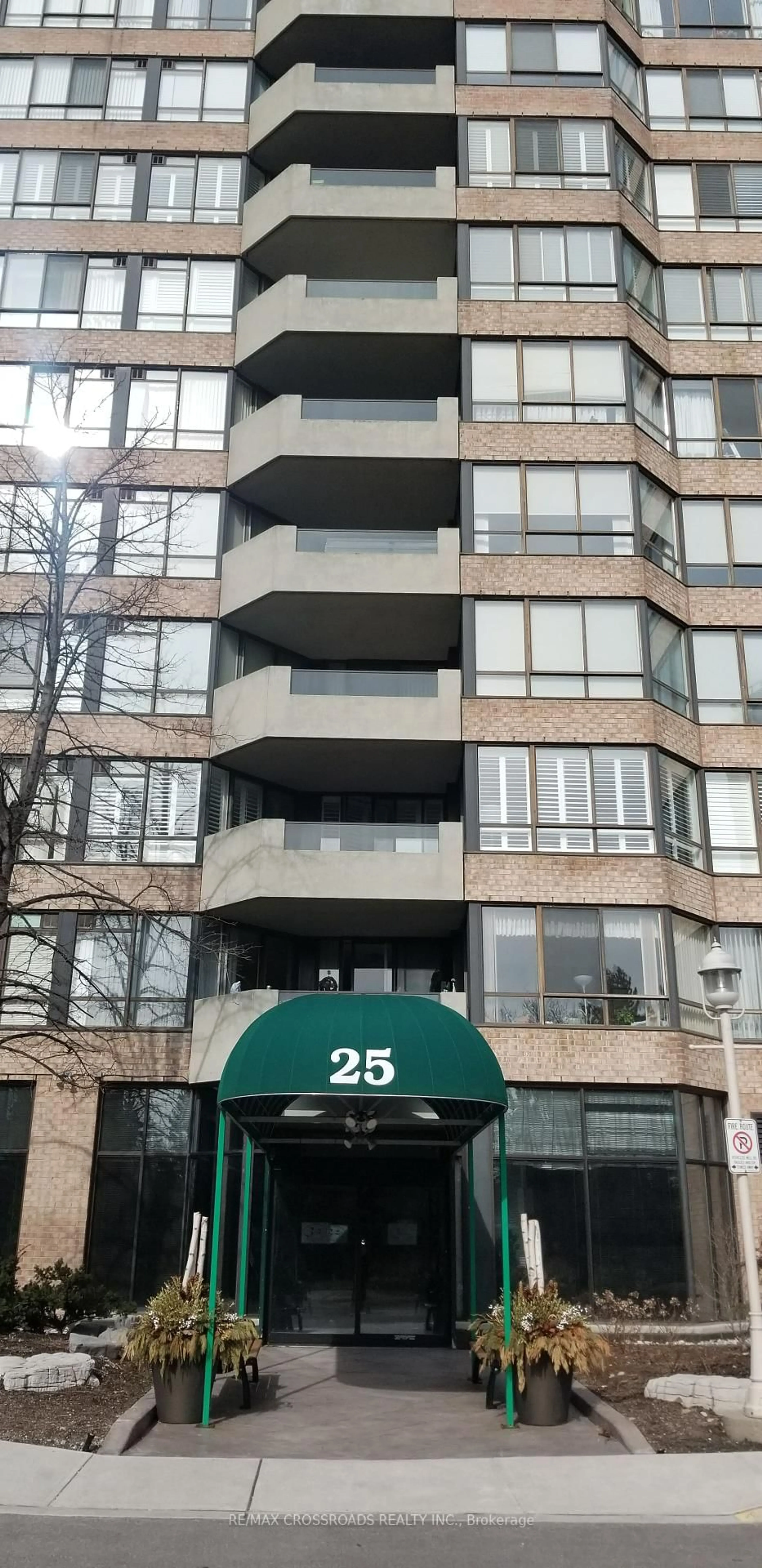 Unknown for 25 Austin Dr #823, Markham Ontario L3R 8H4