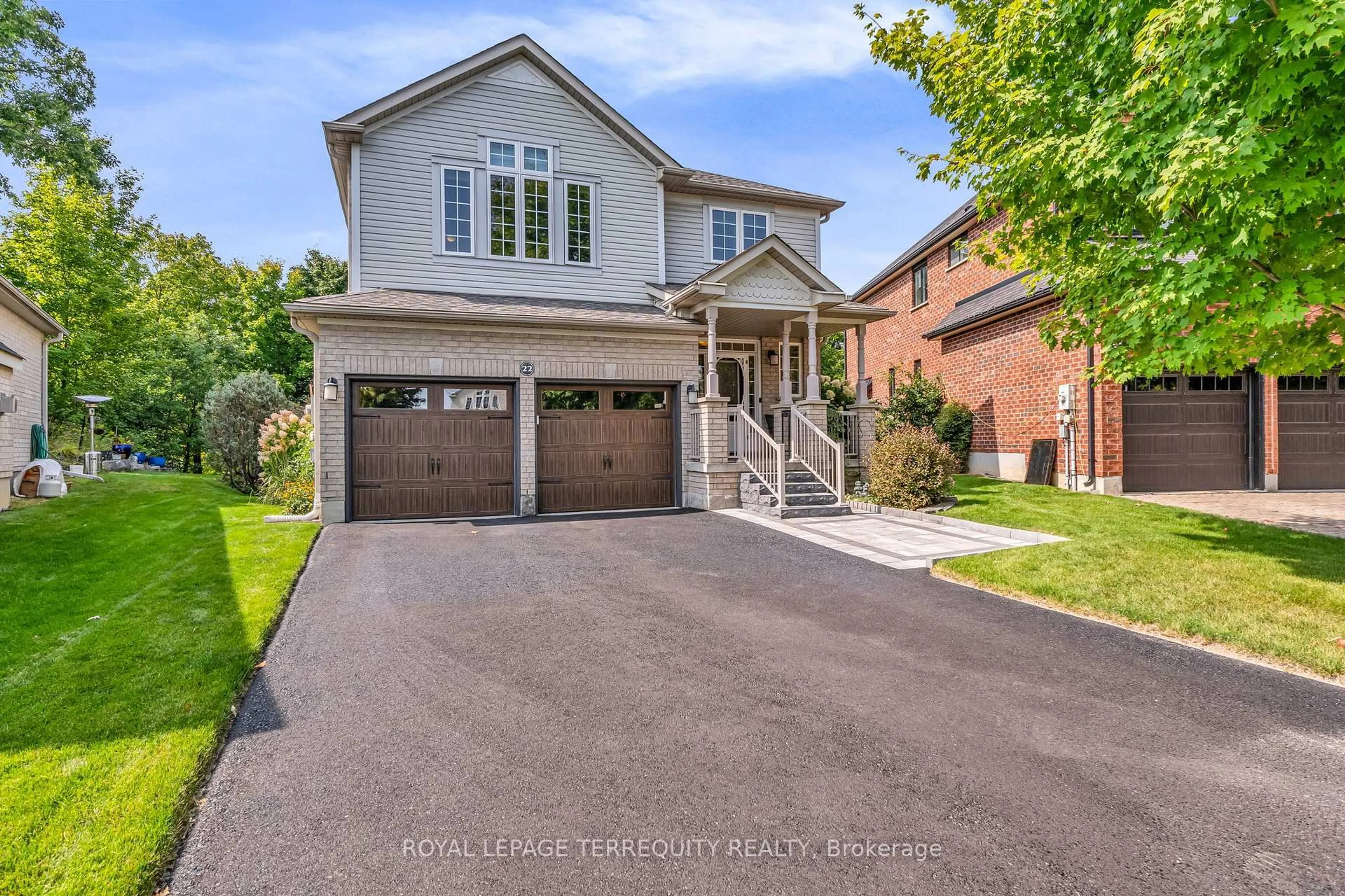 Home with brick exterior material, street for 22 Willard Hunt Crt, King Ontario L0G 1T0